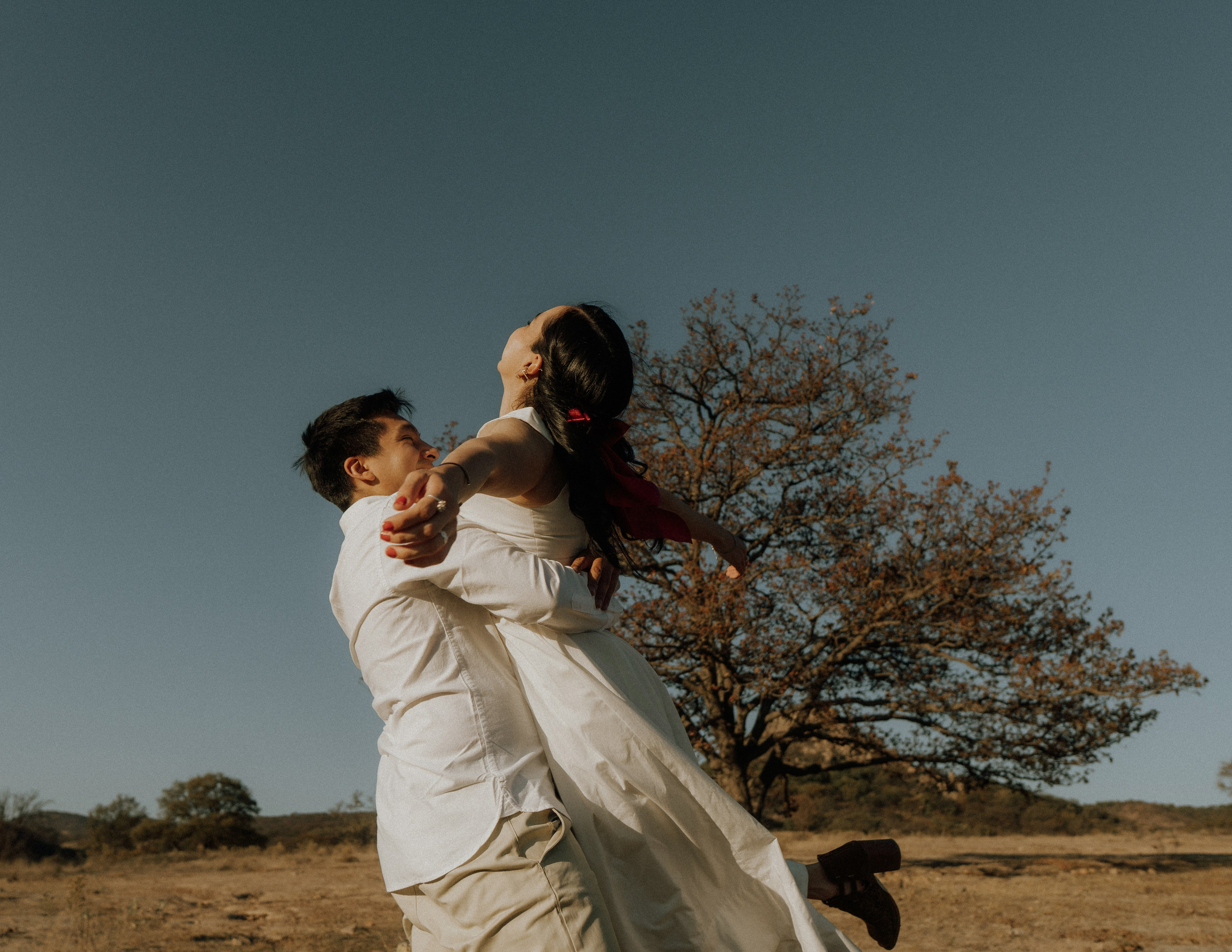 Gabriela y Joaquin. TWO MILLIMETERS