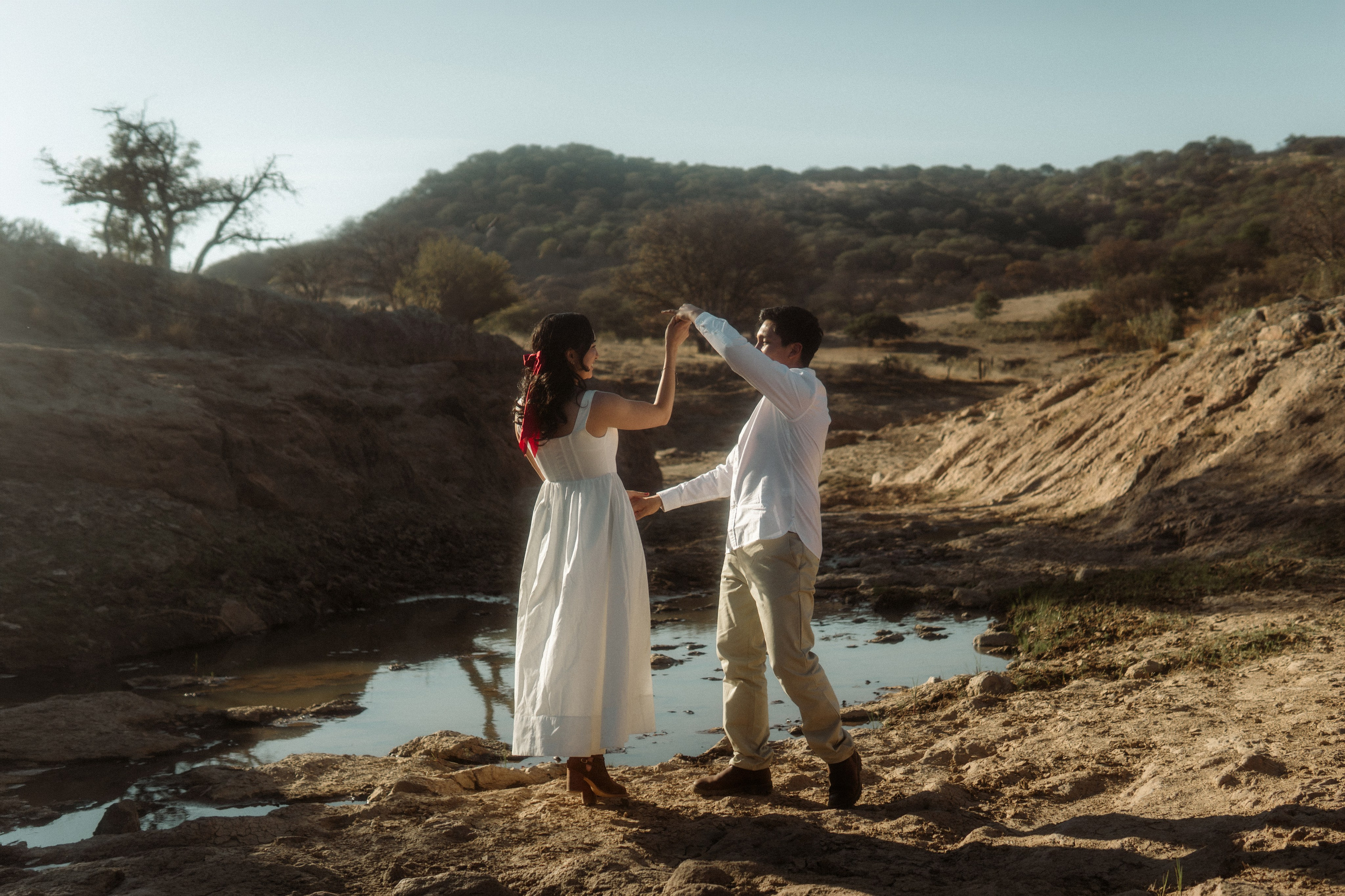 Gabriela y Joaquin. TWO MILLIMETERS