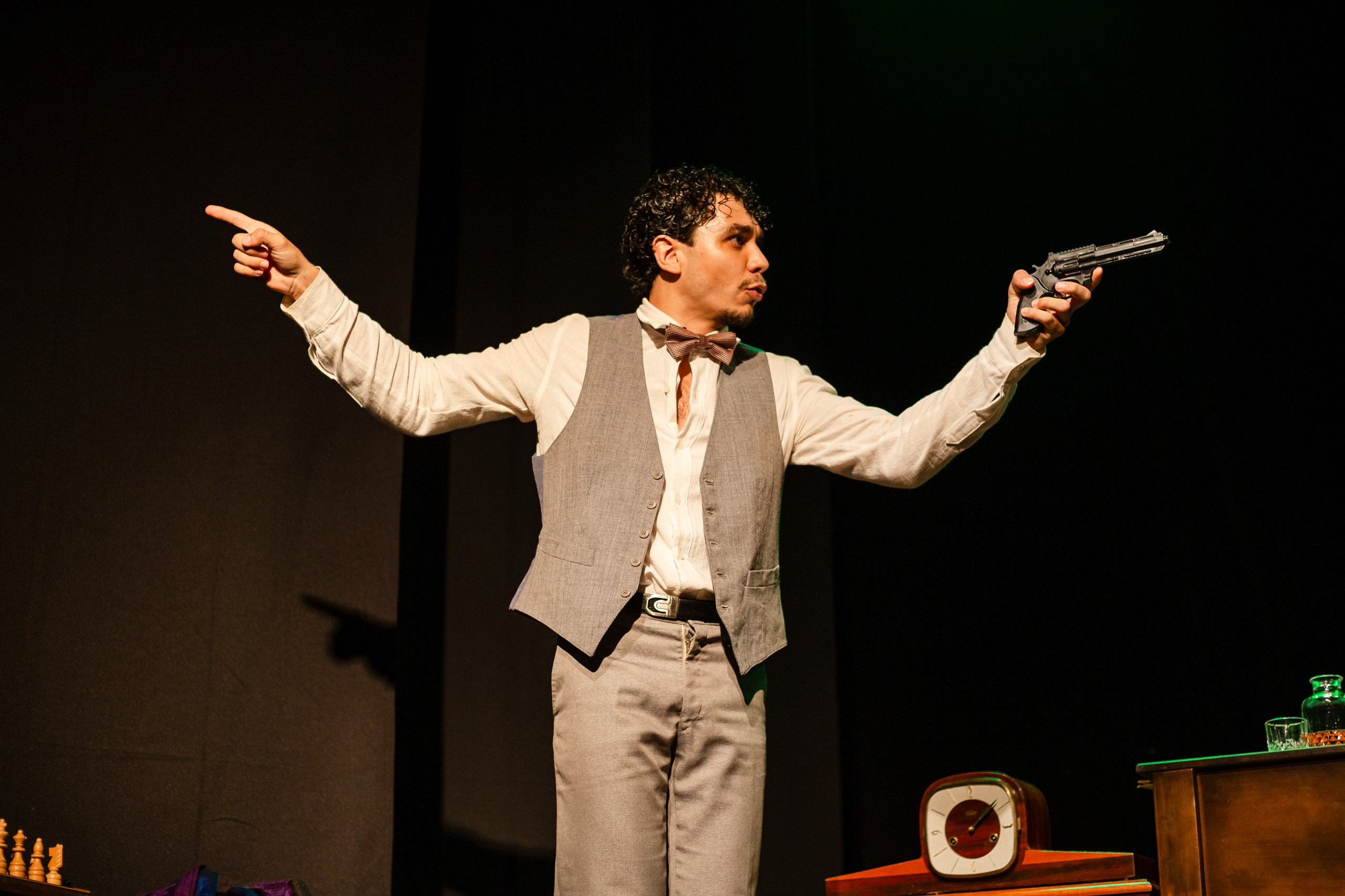 Fotografia de espetáculo teatral O Alienista do grupo de teatro Anchieta Arte Cênica