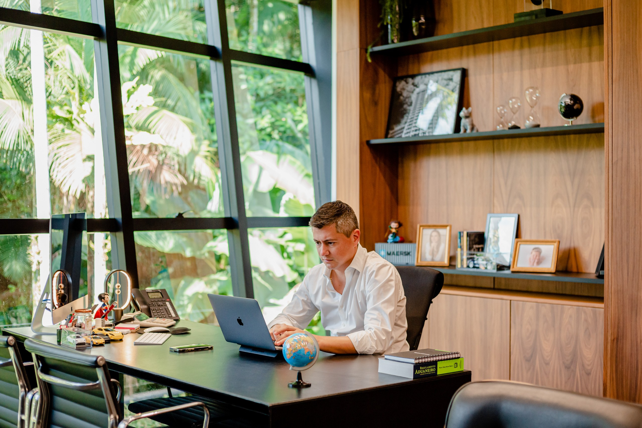 Fotografia de retrato corporativo para a empresa Dromos em Joinville