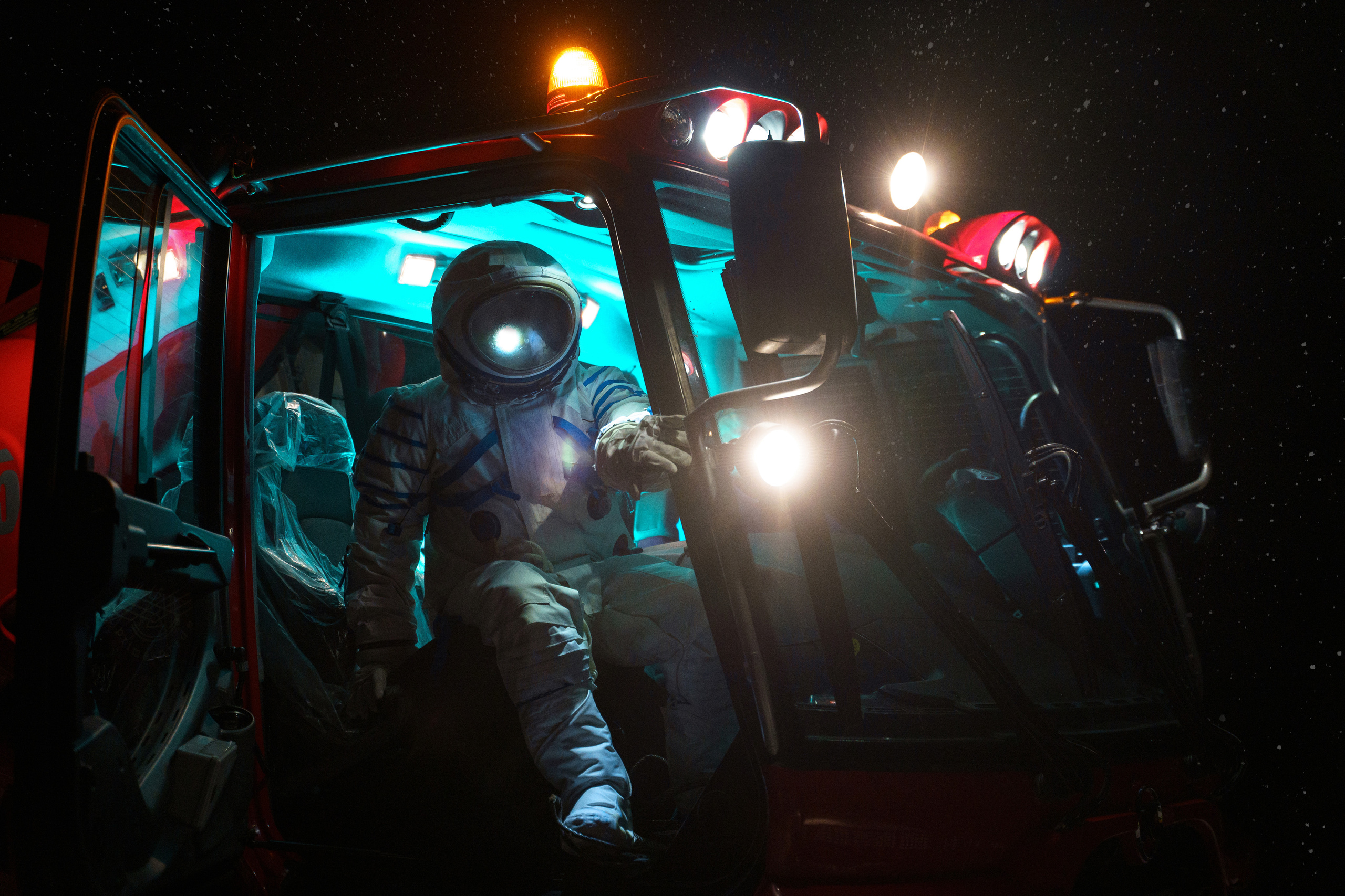 Astronaut cosmonaut spaceman высадка на луну день космонавтики МКС международная космическая станция космос космический корабль инопланетянин космическое пространство планета поверхность вселенная космонавт астронавт