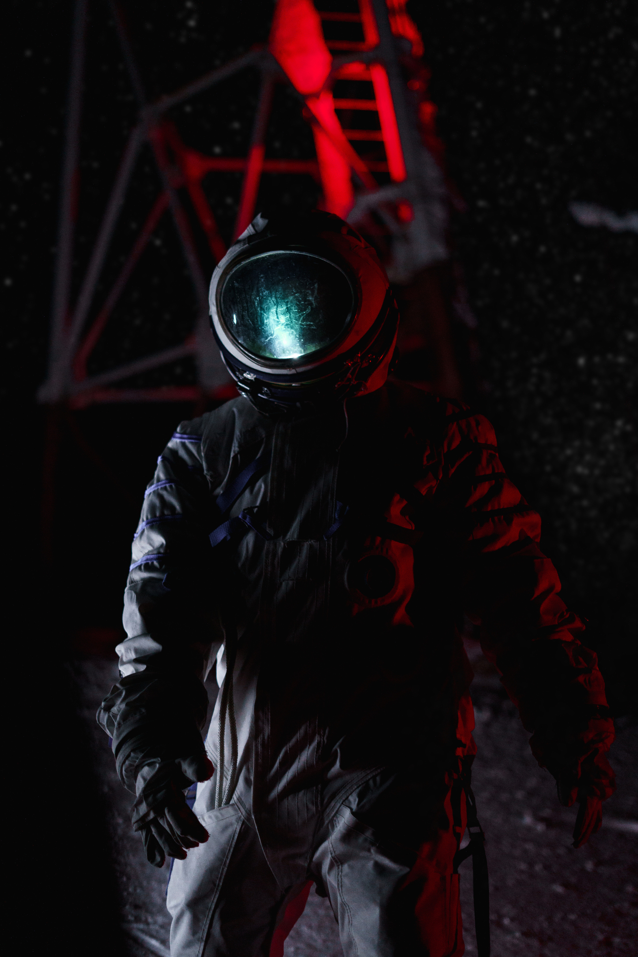 Astronaut cosmonaut spaceman высадка на луну день космонавтики МКС международная космическая станция космос космический корабль инопланетянин космическое пространство планета поверхность вселенная космонавт астронавт