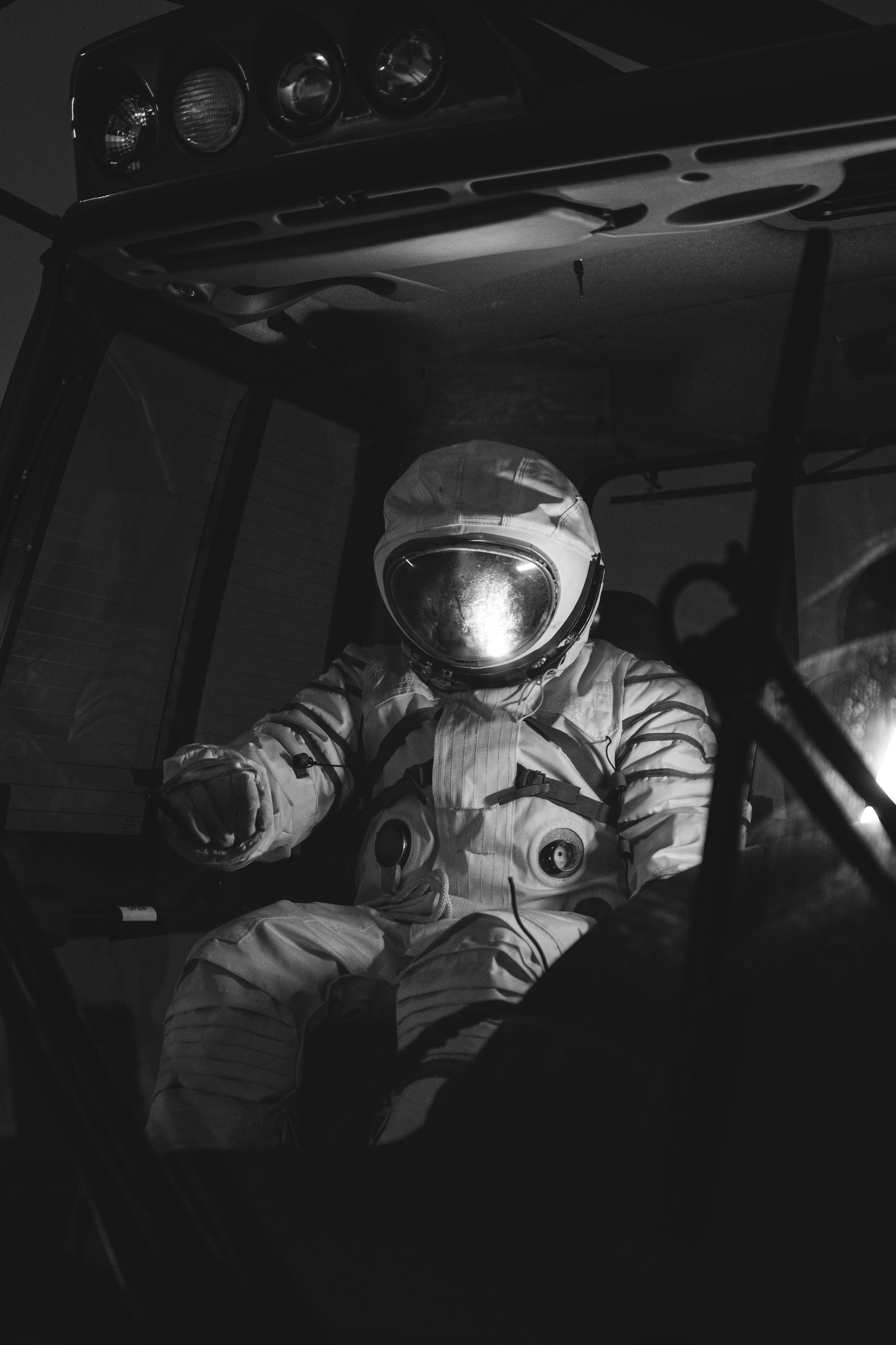 Astronaut cosmonaut spaceman высадка на луну день космонавтики МКС международная космическая станция космос космический корабль инопланетянин космическое пространство планета поверхность вселенная космонавт астронавт