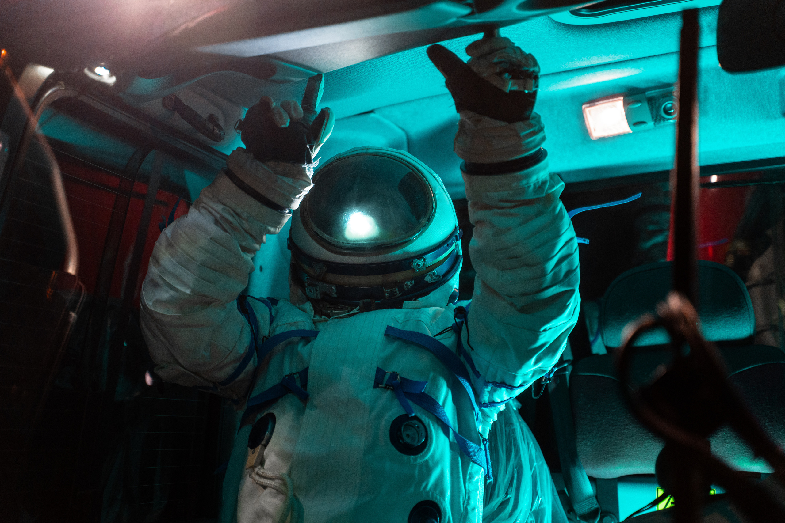 Astronaut cosmonaut spaceman высадка на луну день космонавтики МКС международная космическая станция космос космический корабль инопланетянин космическое пространство планета поверхность вселенная космонавт астронавт