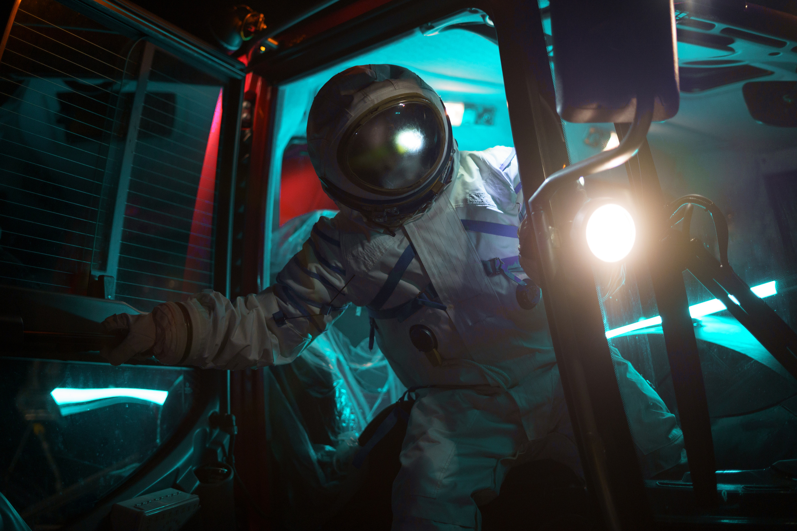 Astronaut cosmonaut spaceman высадка на луну день космонавтики МКС международная космическая станция космос космический корабль инопланетянин космическое пространство планета поверхность вселенная космонавт астронавт
