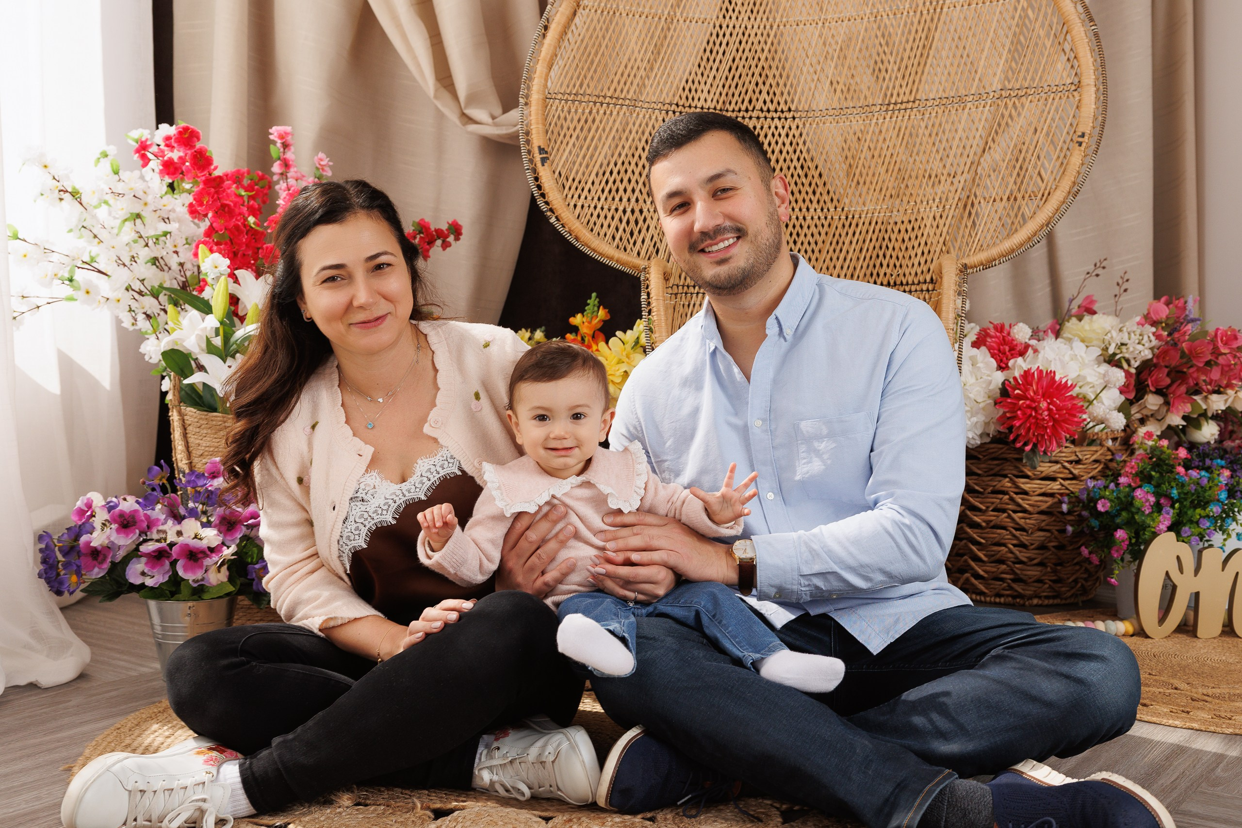 Kira’s 1ST Birthday. Je suis photographe portraitiste et je réalise des portraits à toutes les étapes de votre vie! Bienvenue dans mon studio à Westmount, Qc