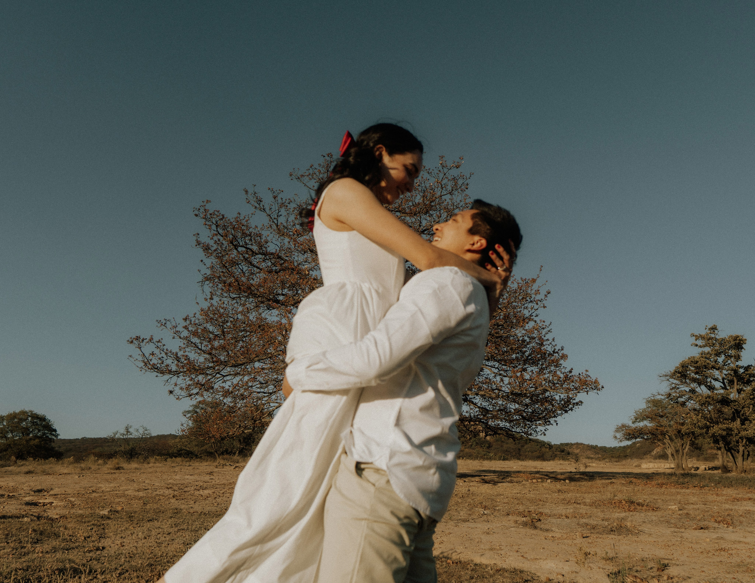 Gabriela y Joaquin. TWO MILLIMETERS