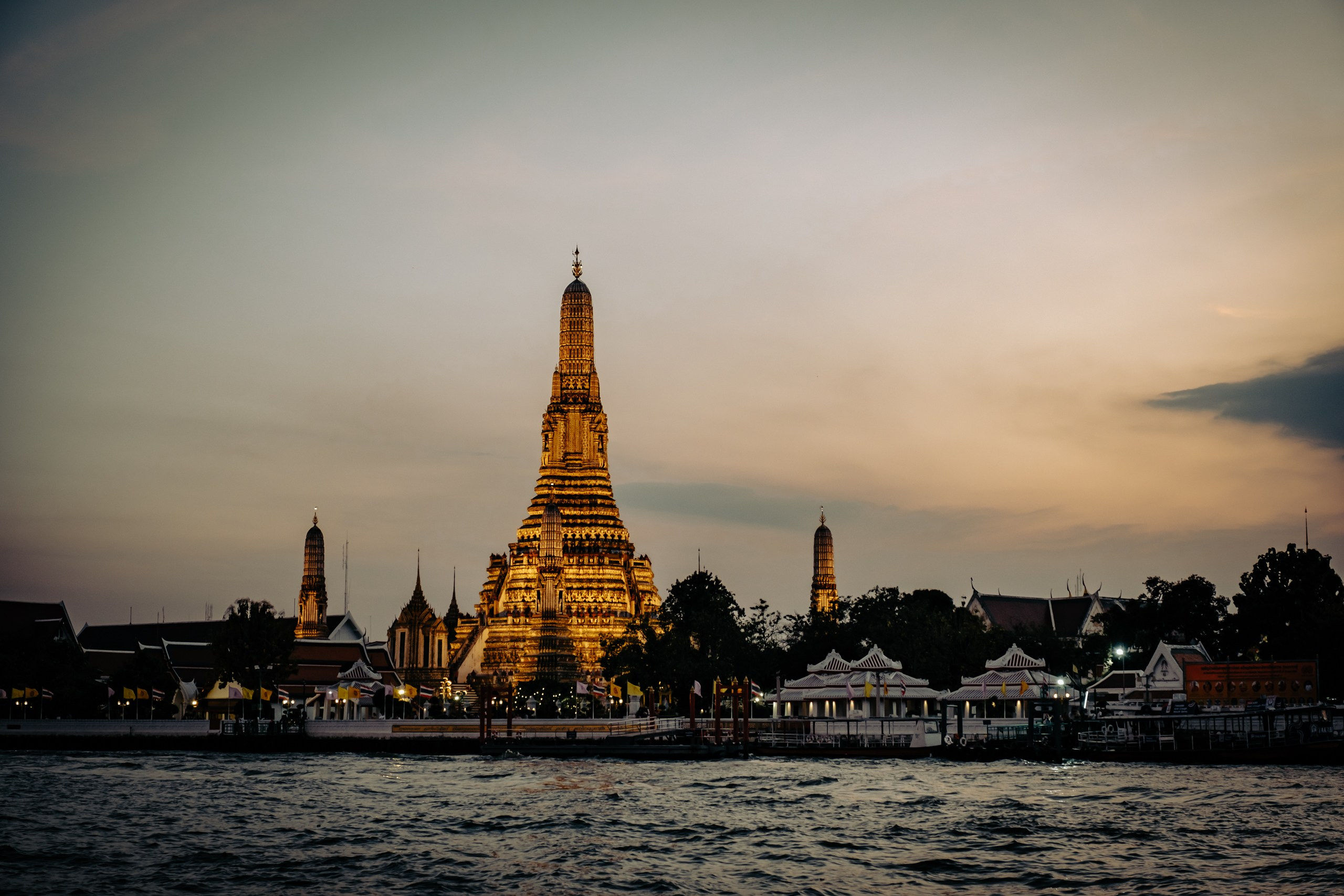 Wat Arun, Bangkok. Photographer in Seoul Dobrokvashina Natalya