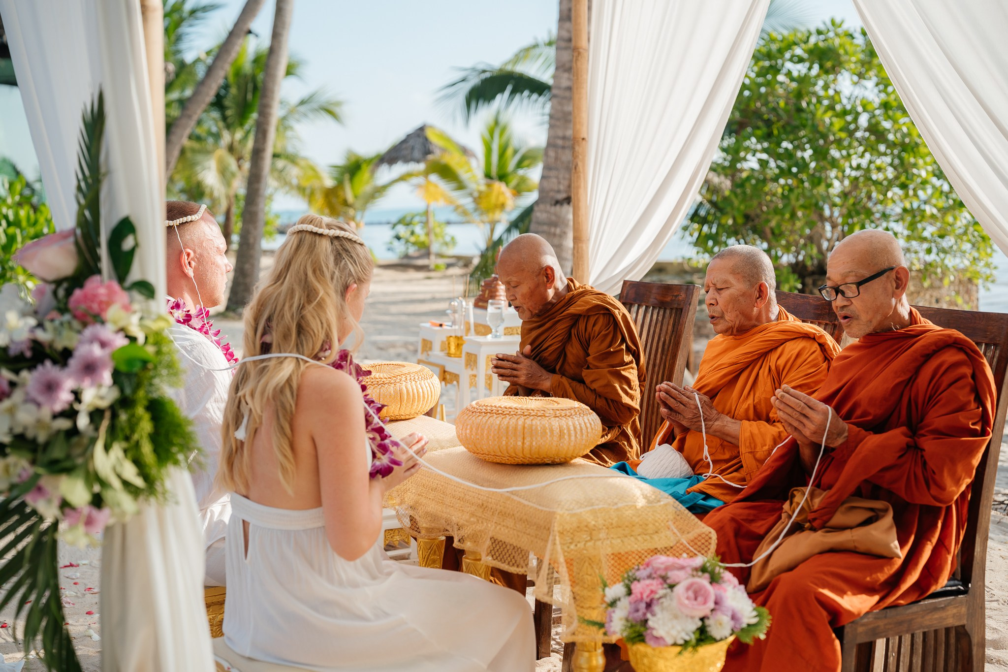 Just for 2 (BEACH or TEMPLE). Буддийская свадебная церемония на Самуи, Таиланд