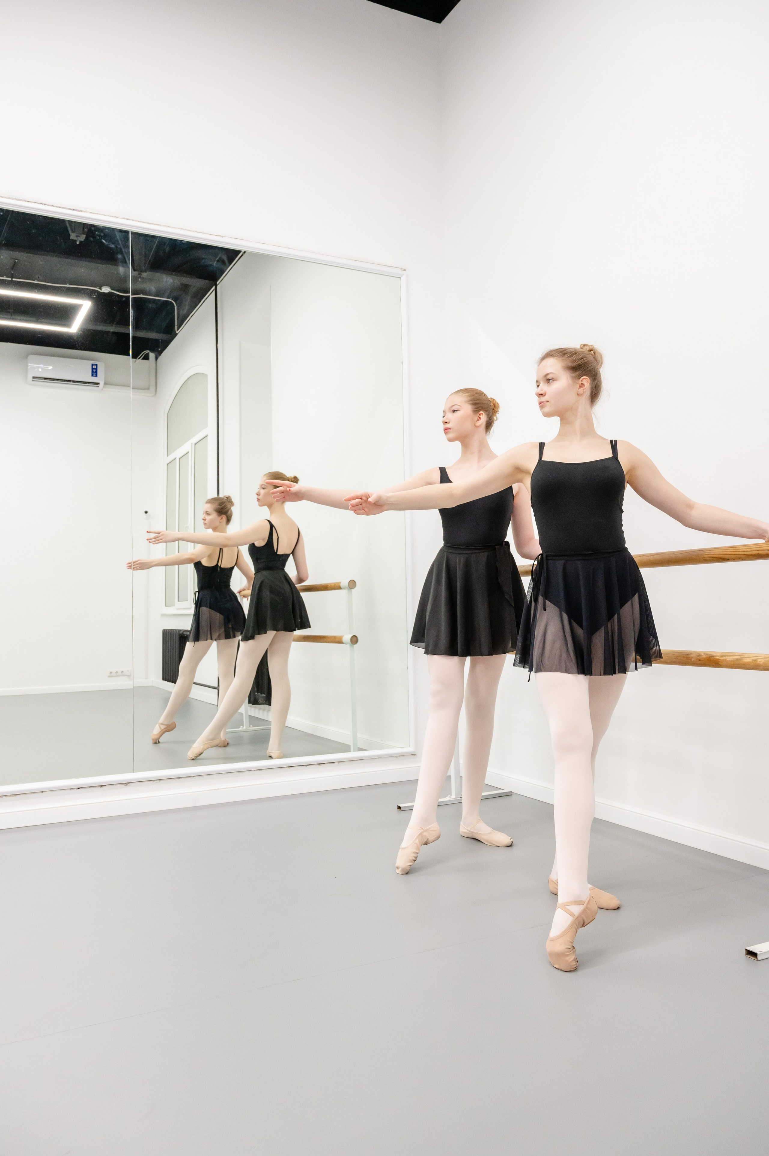 Reportage photography at a ballet school. PHOTOGRAPHER QUINTANA ROO