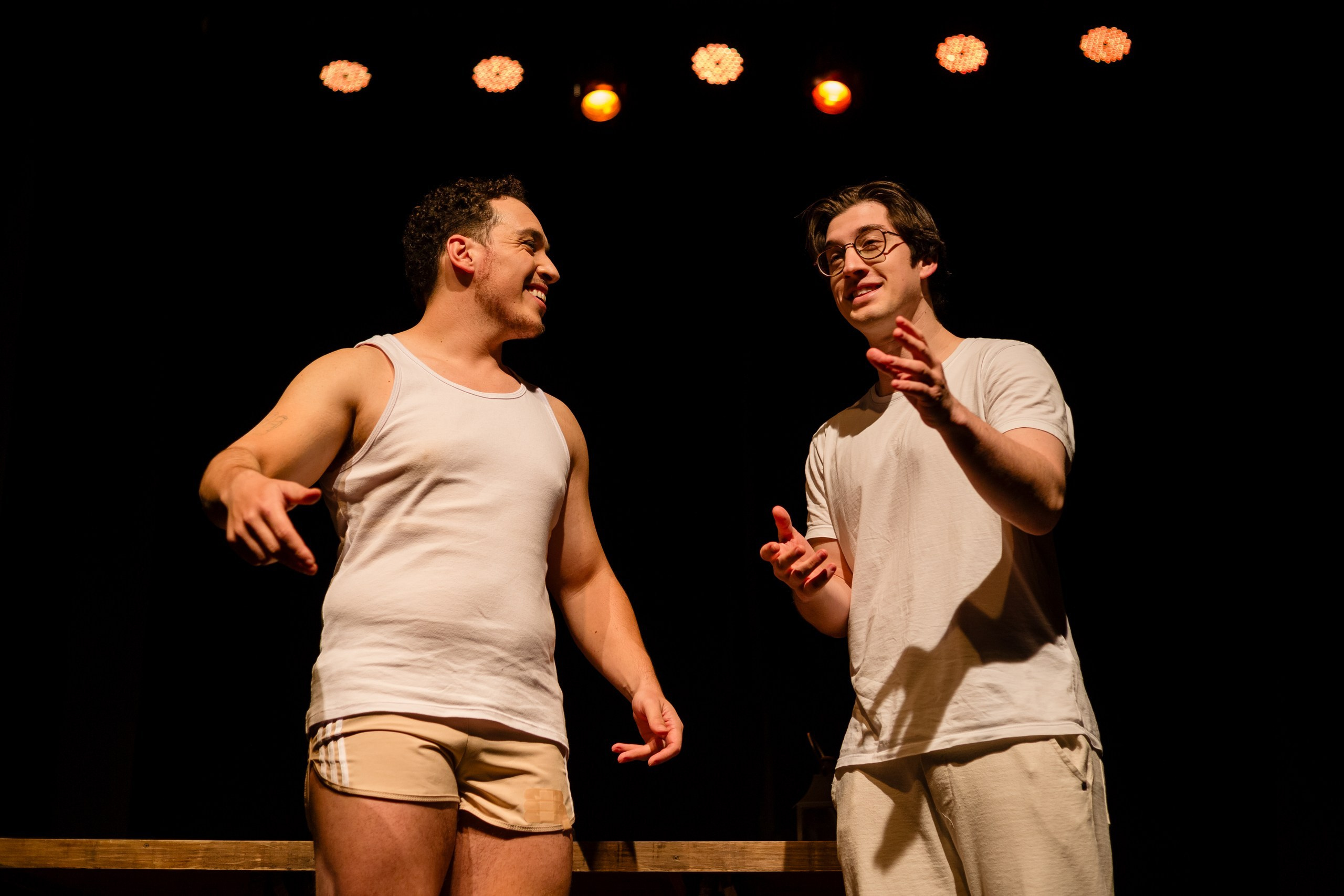 Fotografia de espetáculo teatral O Bem do Mar do grupo de teatro Anchieta Arte Cênica
