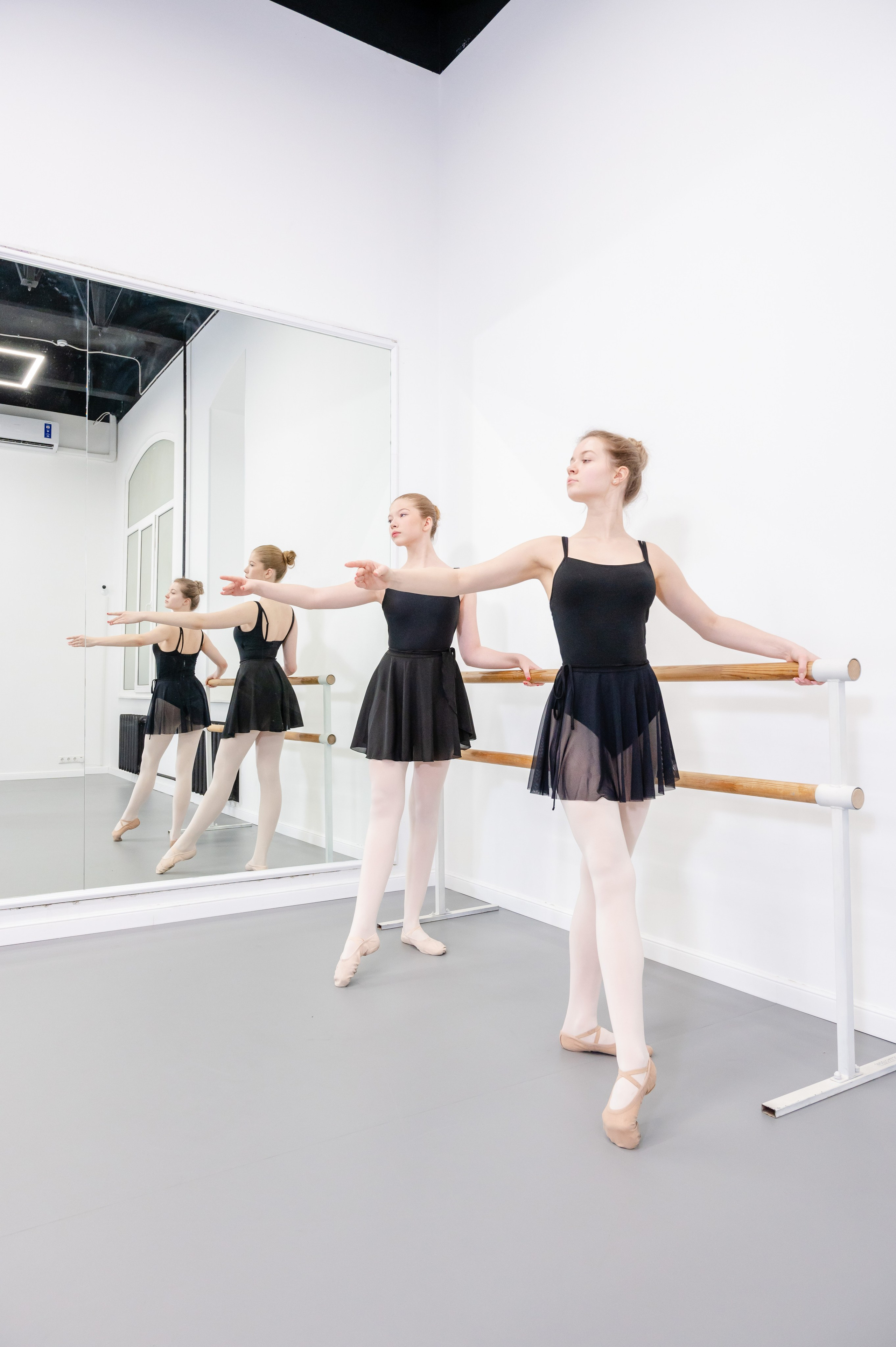 Reportage photography at a ballet school. PHOTOGRAPHER QUINTANA ROO