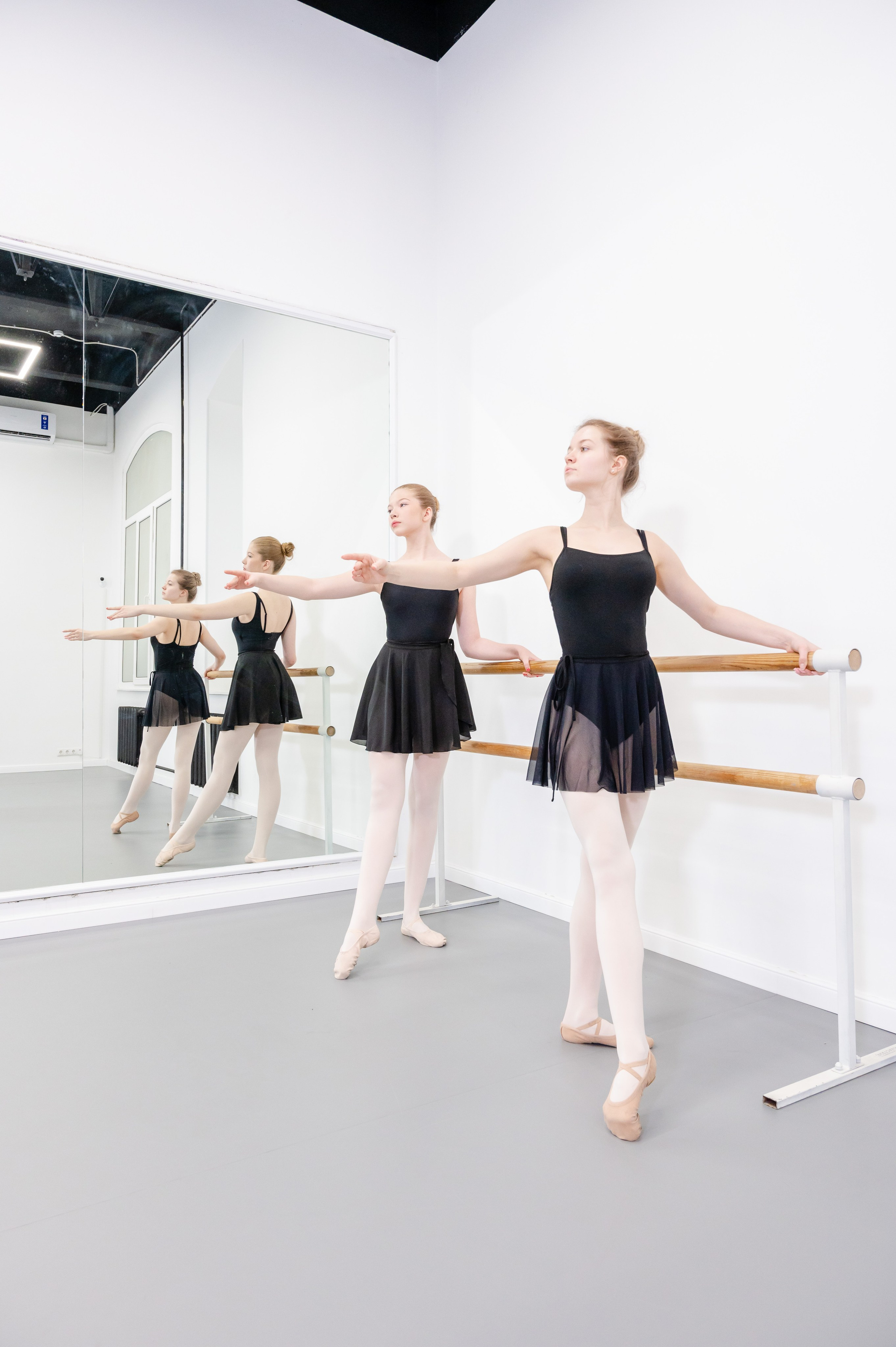 Reportage photography at a ballet school. PHOTOGRAPHER QUINTANA ROO