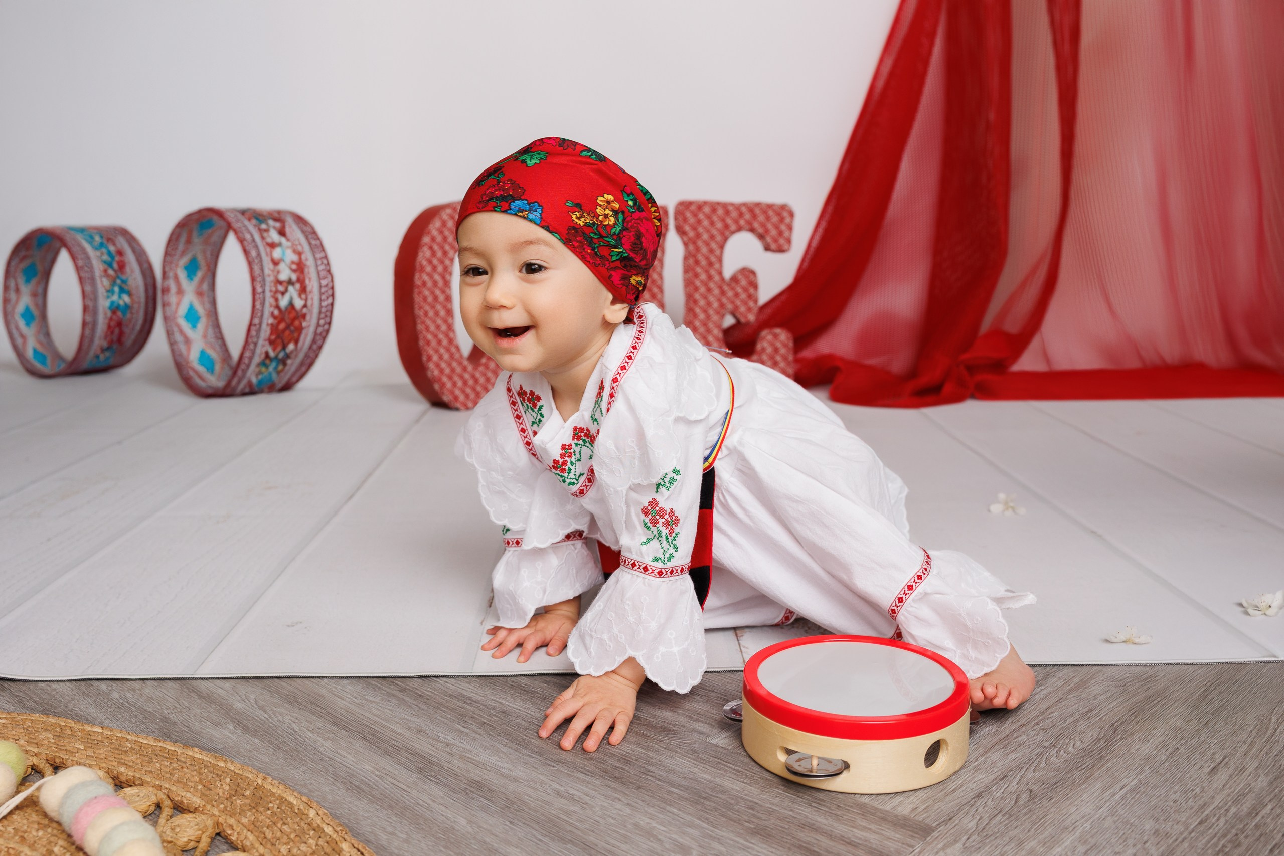 Kira’s 1ST Birthday. Je suis photographe portraitiste et je réalise des portraits à toutes les étapes de votre vie! Bienvenue dans mon studio à Westmount, Qc
