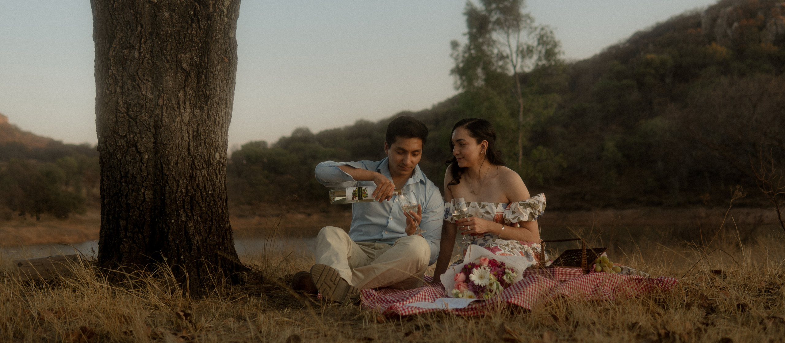 Gabriela y Joaquin. TWO MILLIMETERS