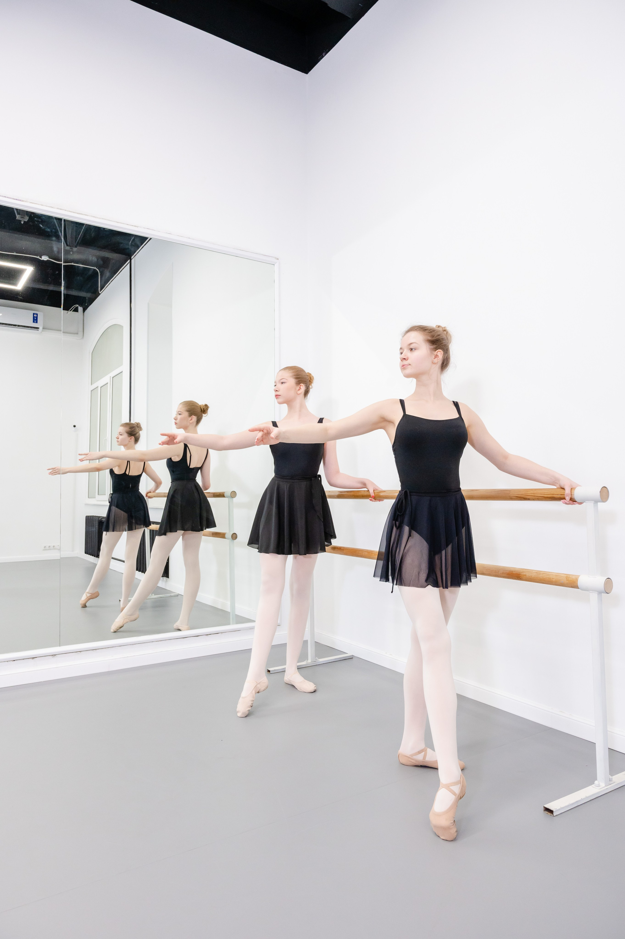 Reportage photography at a ballet school. PHOTOGRAPHER QUINTANA ROO