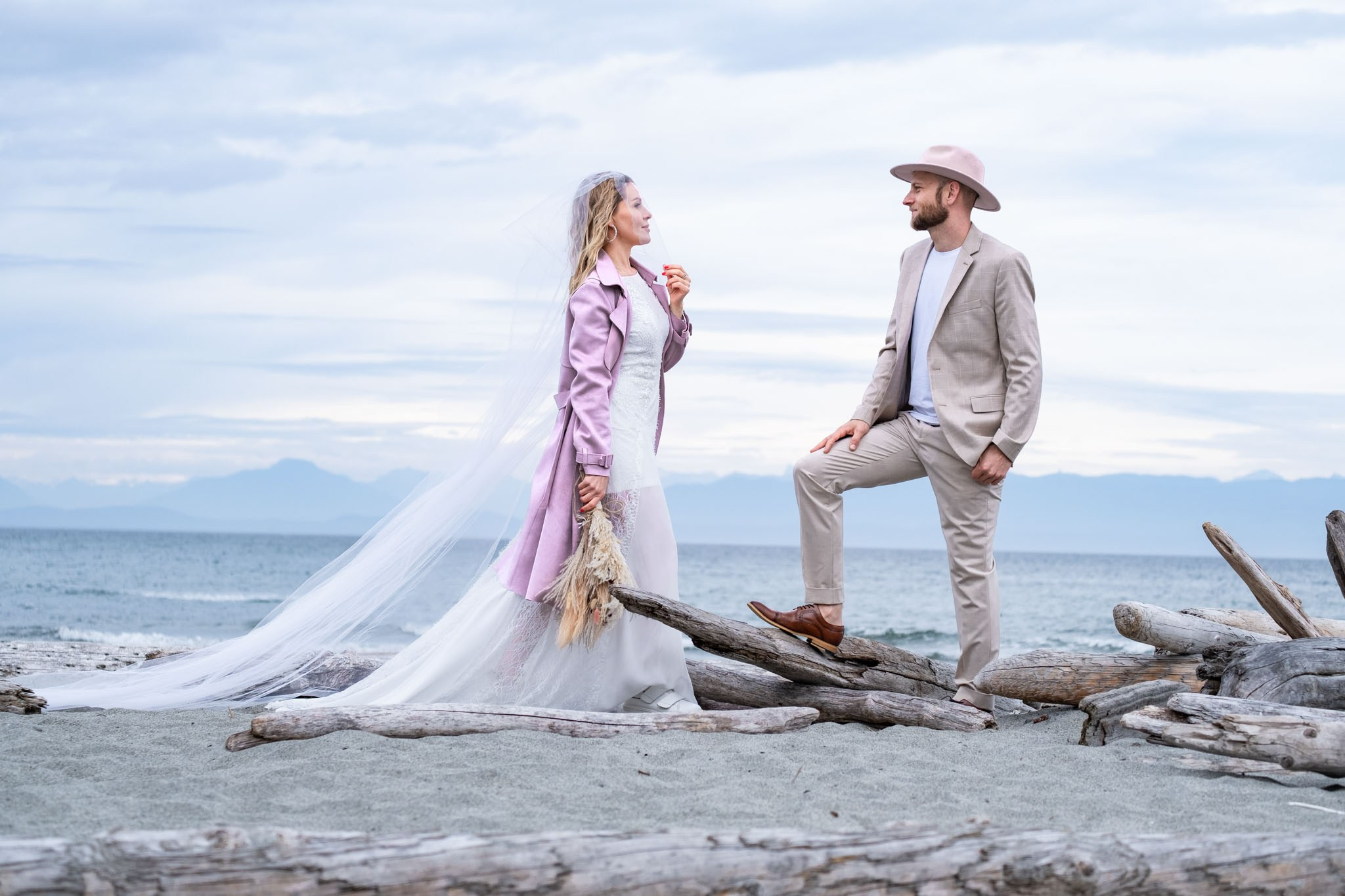 Courtenay, BC Photographer | Comox Valley | artparadoXsnapforge