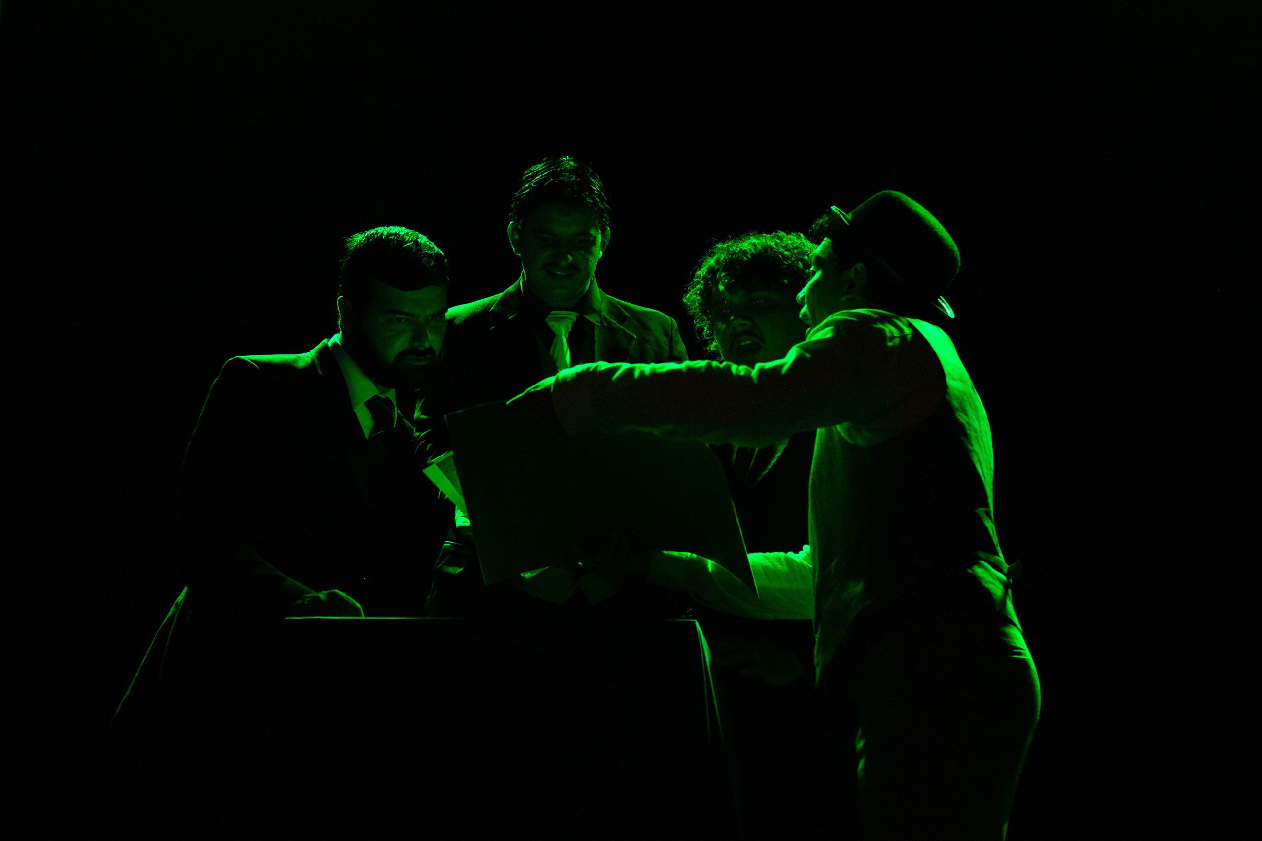 Fotografia de espetáculo teatral O Alienista do grupo de teatro Anchieta Arte Cênica