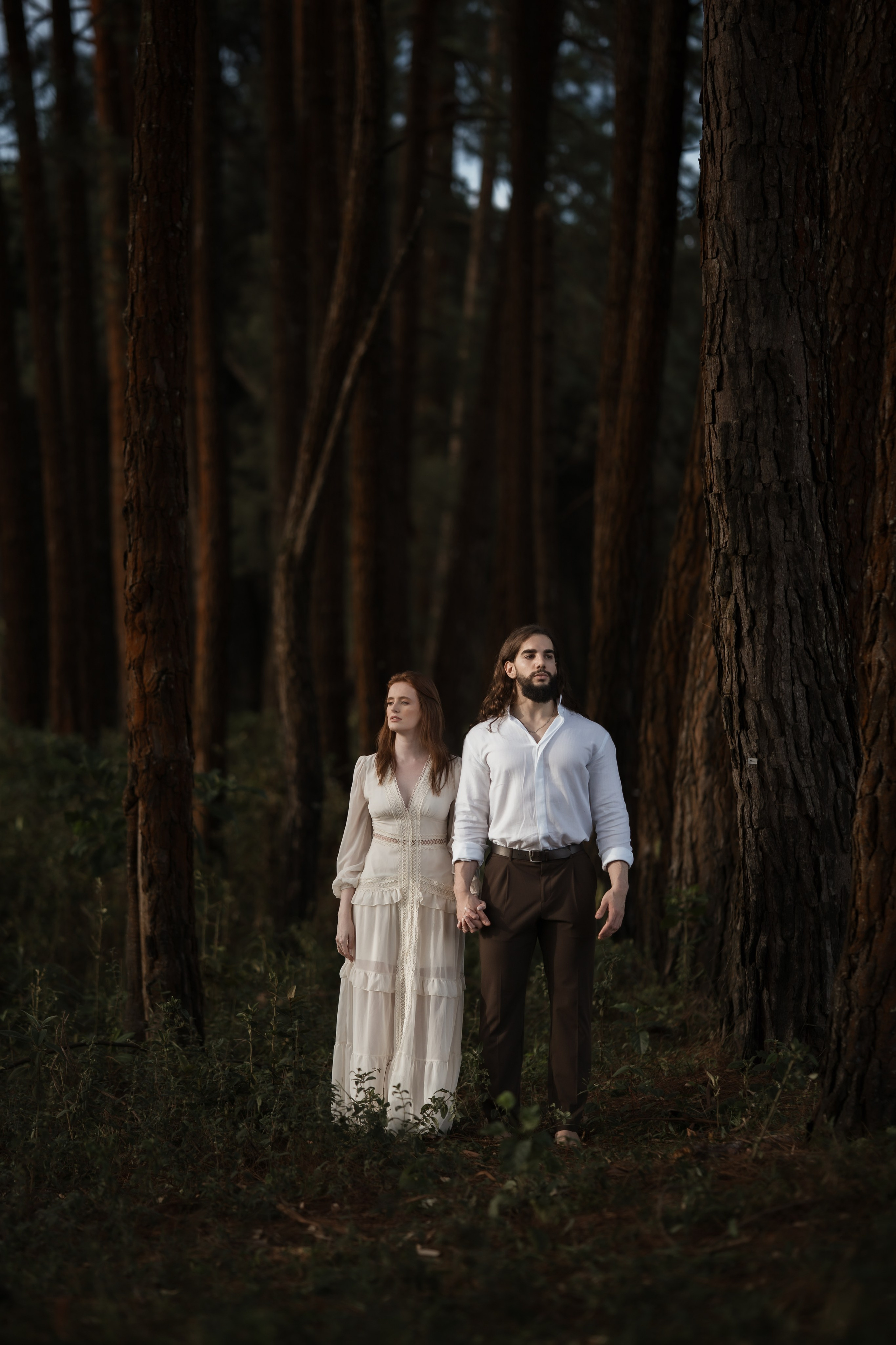 Fotografia de pré wedding documental em Ouro Preto com Ana e Igor no Vila Relicário realizada pela Edu e Josi Fotografia. Um ensaio leve e cheio de autenticidade.