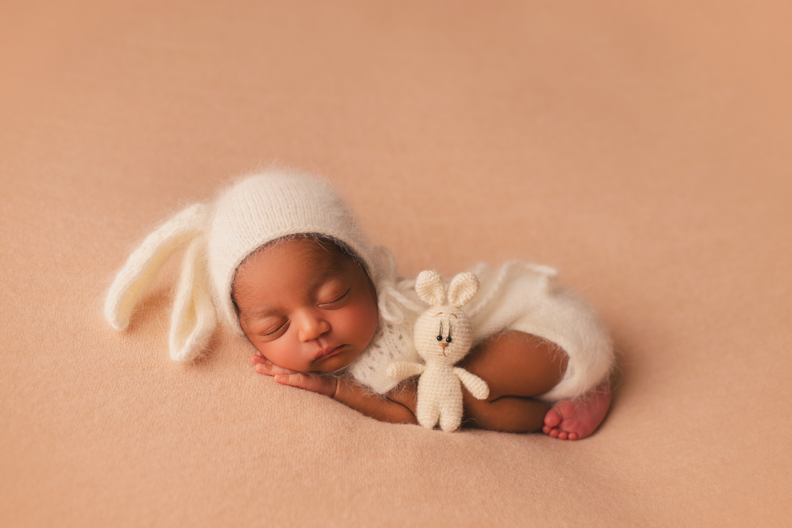 A Little Princess. Ottawa Newborn and Baby Newborn Photographer Elena Helali