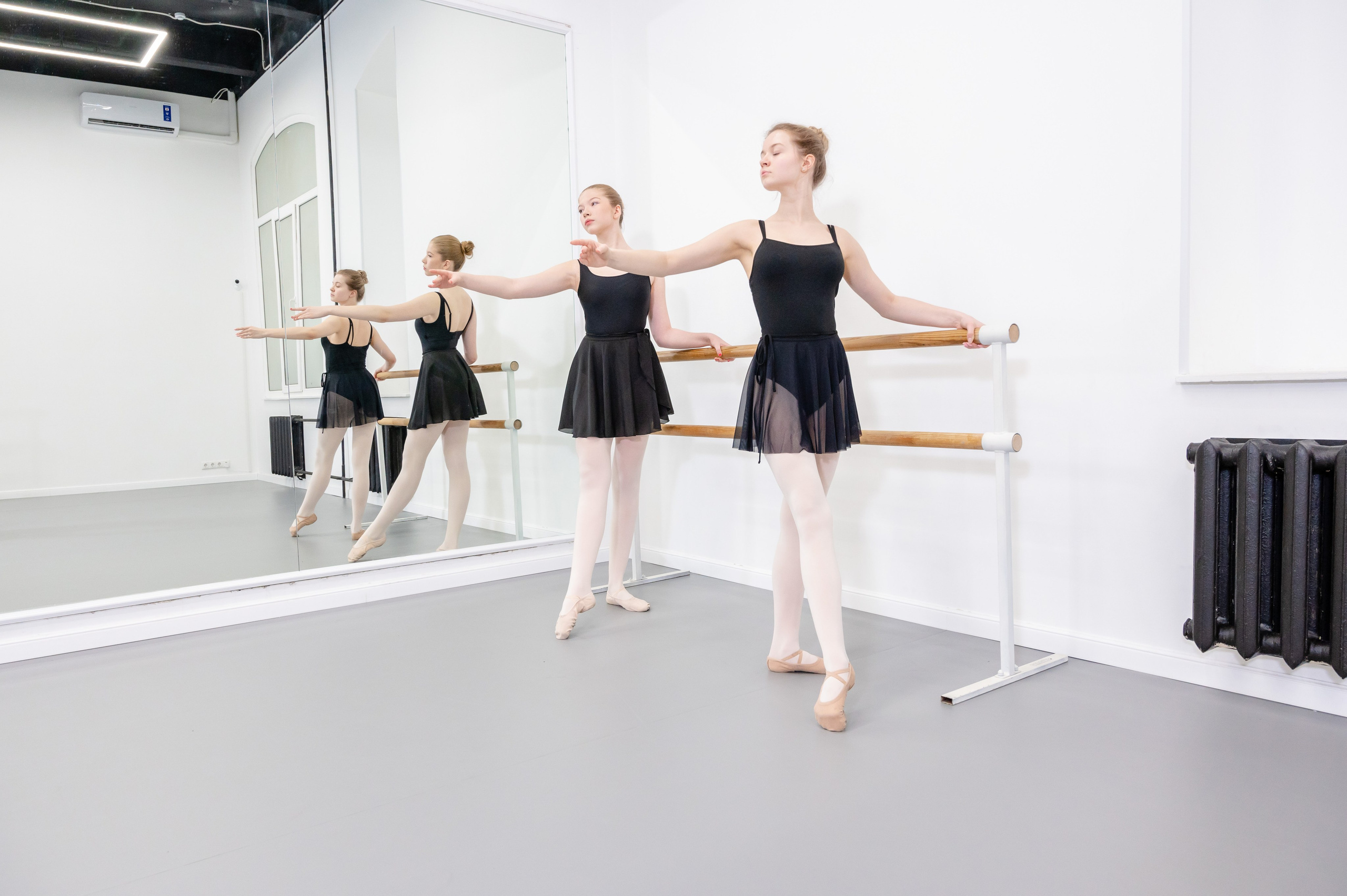 Reportage photography at a ballet school. PHOTOGRAPHER QUINTANA ROO