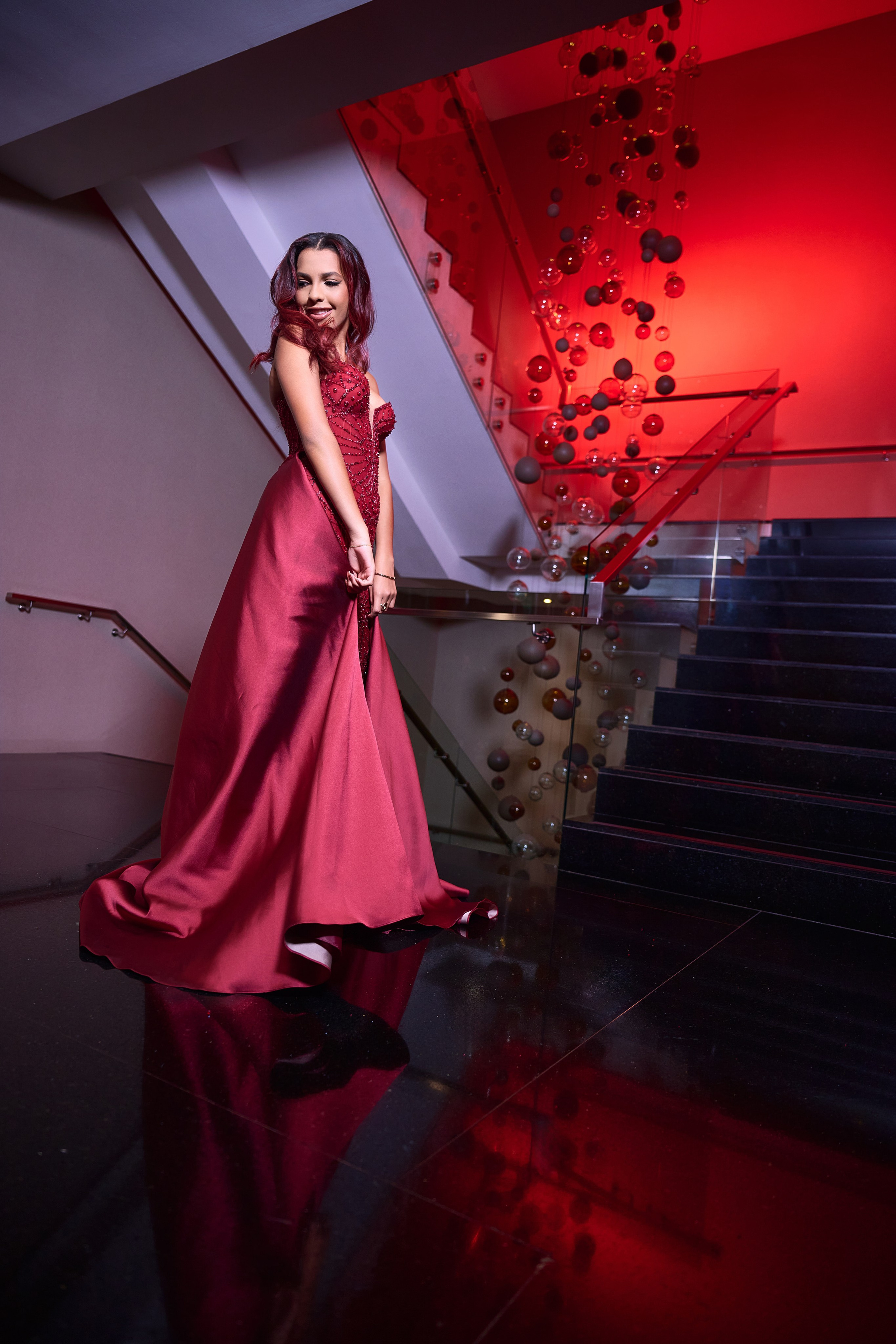 Ivana’s Fine Art Quinceañera Photoshoot in Burgundy: Unforgettable Emotion | ZZ Portraits by Hendrick. Hendrick | Luxury wedding photography & cinematic wedding films in Miami & Bogotá. Signature fine art storytelling capturing timeless, emoti