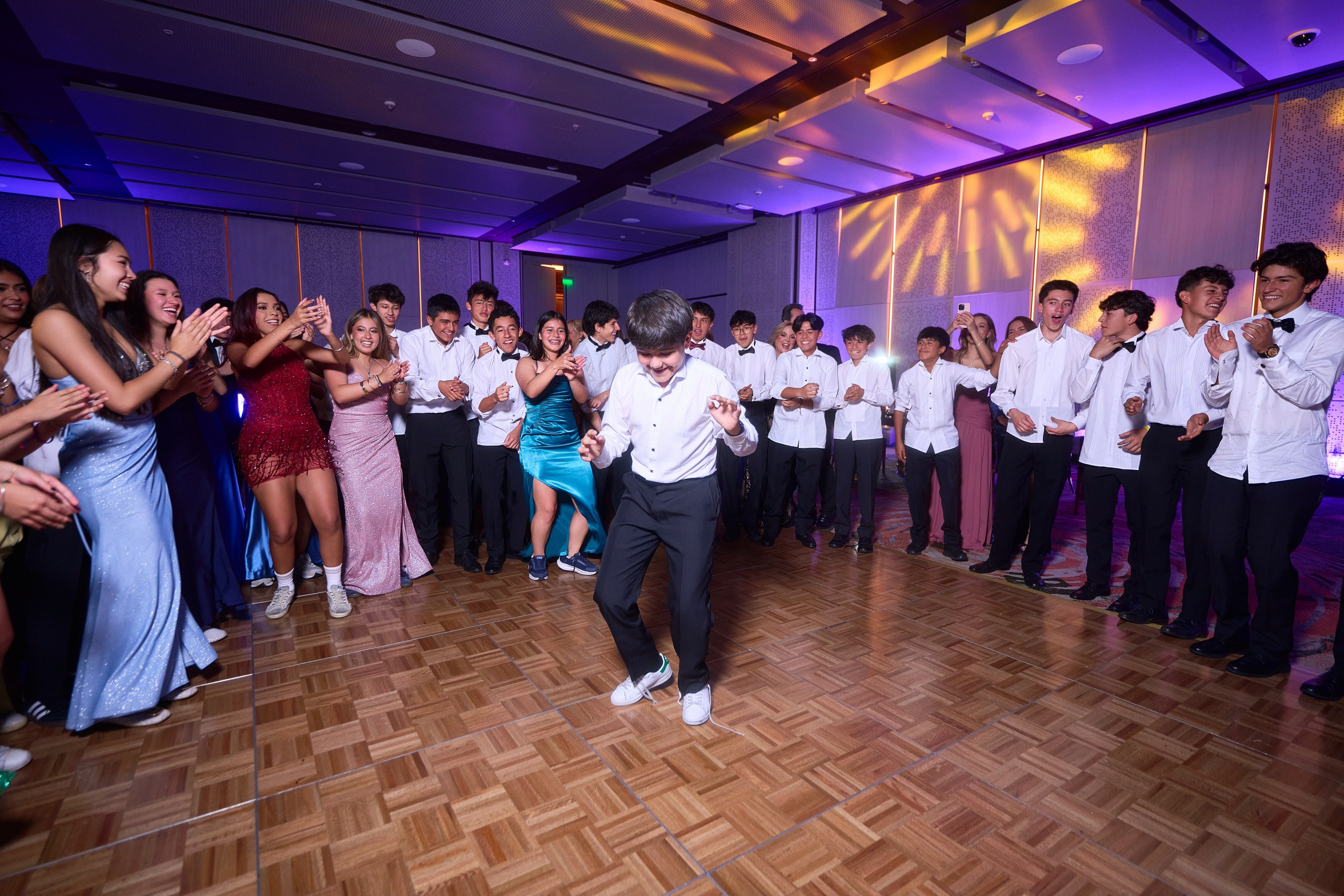 Ivana’s Fine Art Quinceañera Photoshoot in Burgundy: Unforgettable Emotion | ZZ Portraits by Hendrick. Hendrick | Luxury wedding photography & cinematic wedding films in Miami & Bogotá. Signature fine art storytelling capturing timeless, emoti
