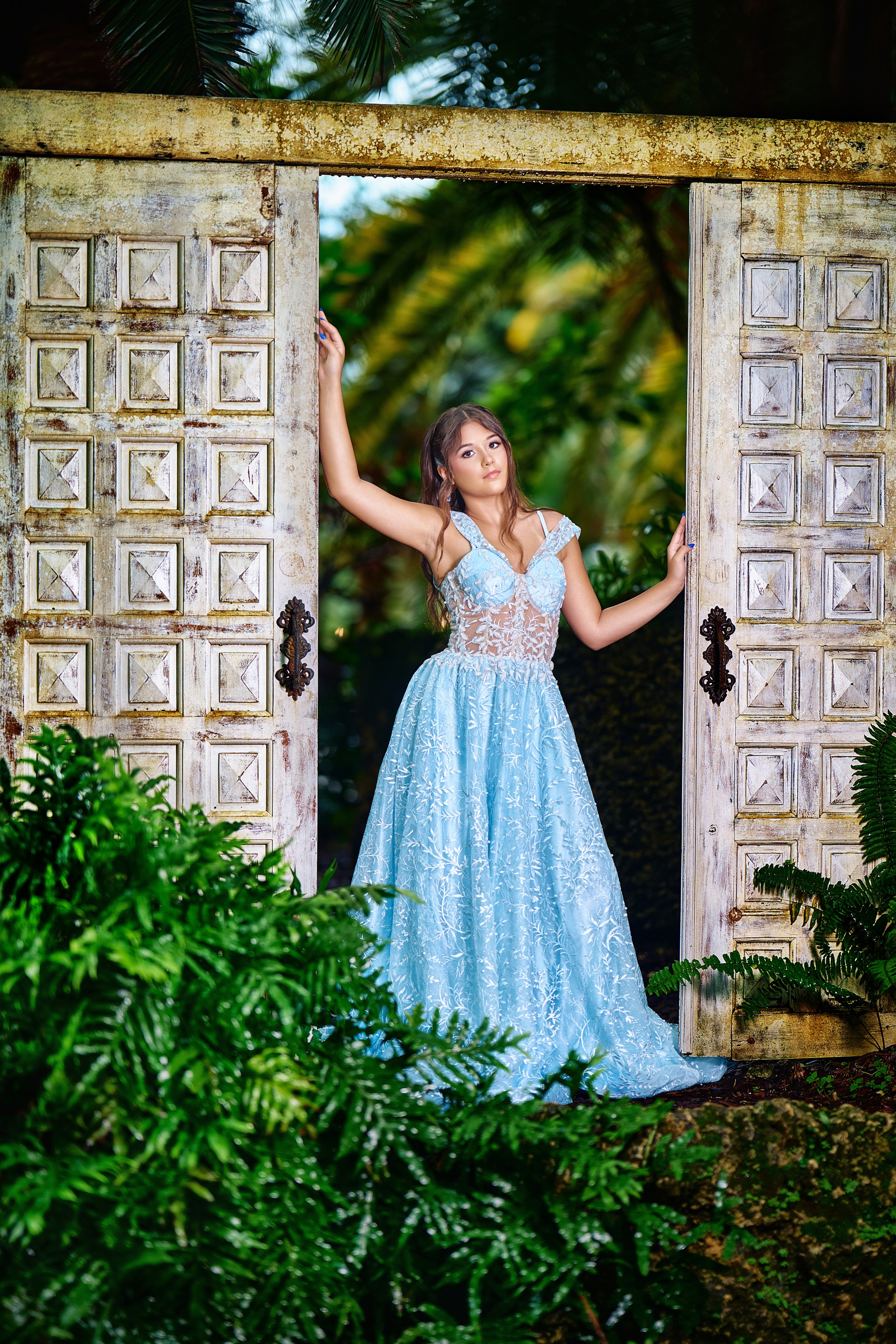 Sharon Secret Gardens Miami. Hendrick | Luxury wedding photography & cinematic wedding films in Miami & Bogotá. Signature fine art storytelling capturing timeless, emoti