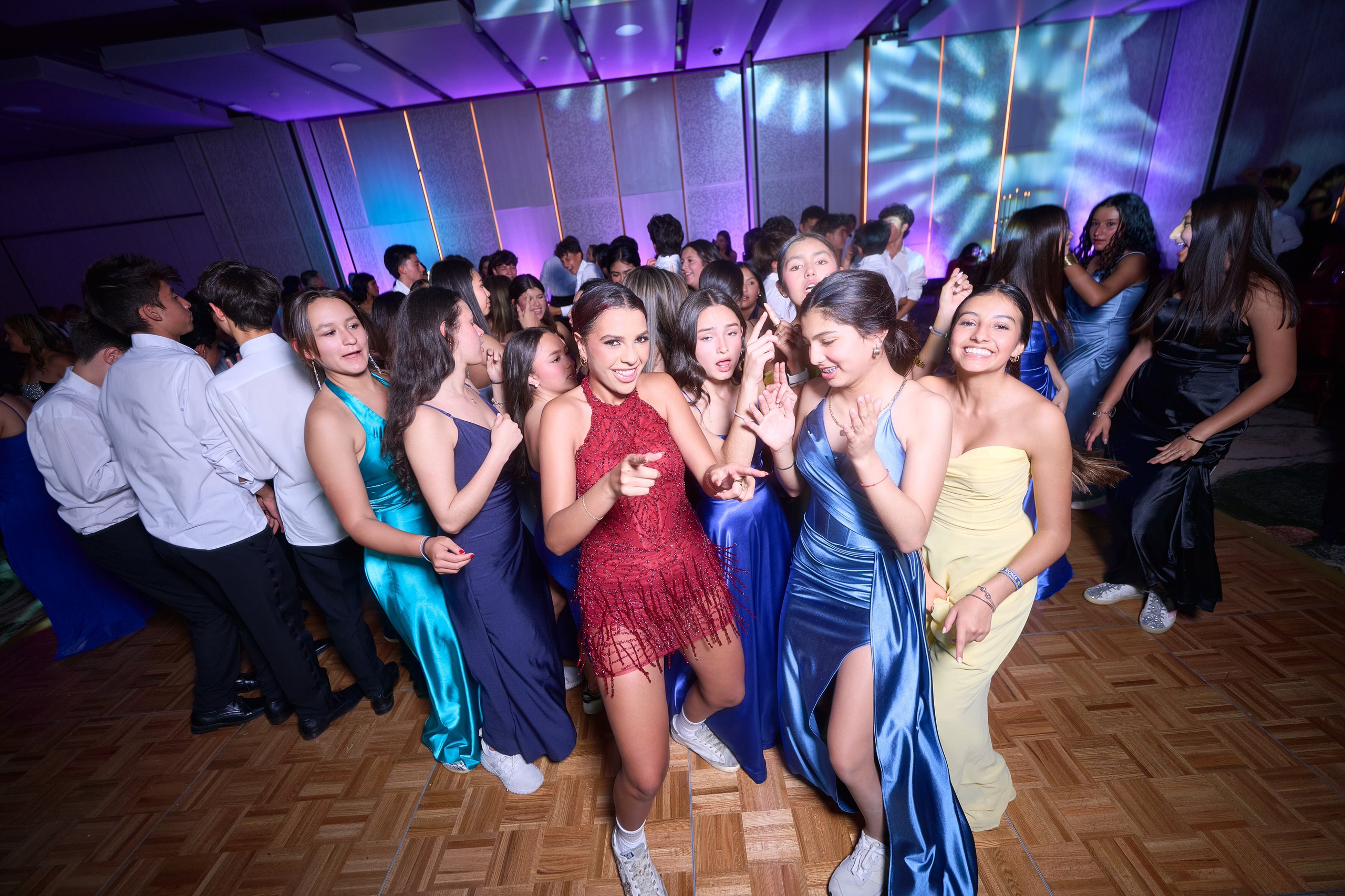 Ivana’s Fine Art Quinceañera Photoshoot in Burgundy: Unforgettable Emotion | ZZ Portraits by Hendrick. Hendrick | Luxury wedding photography & cinematic wedding films in Miami & Bogotá. Signature fine art storytelling capturing timeless, emoti