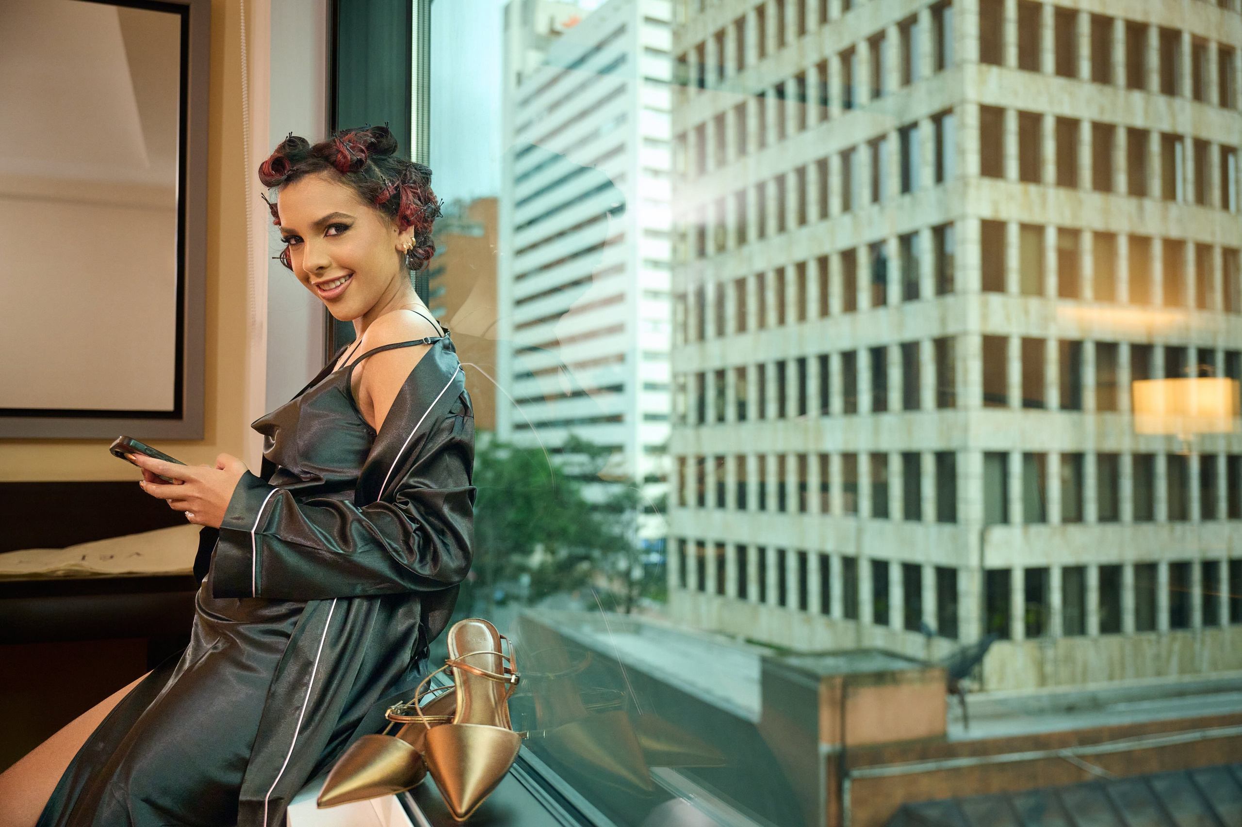 Ivana’s Fine Art Quinceañera Photoshoot in Burgundy: Unforgettable Emotion | ZZ Portraits by Hendrick. Hendrick | Luxury wedding photography & cinematic wedding films in Miami & Bogotá. Signature fine art storytelling capturing timeless, emoti