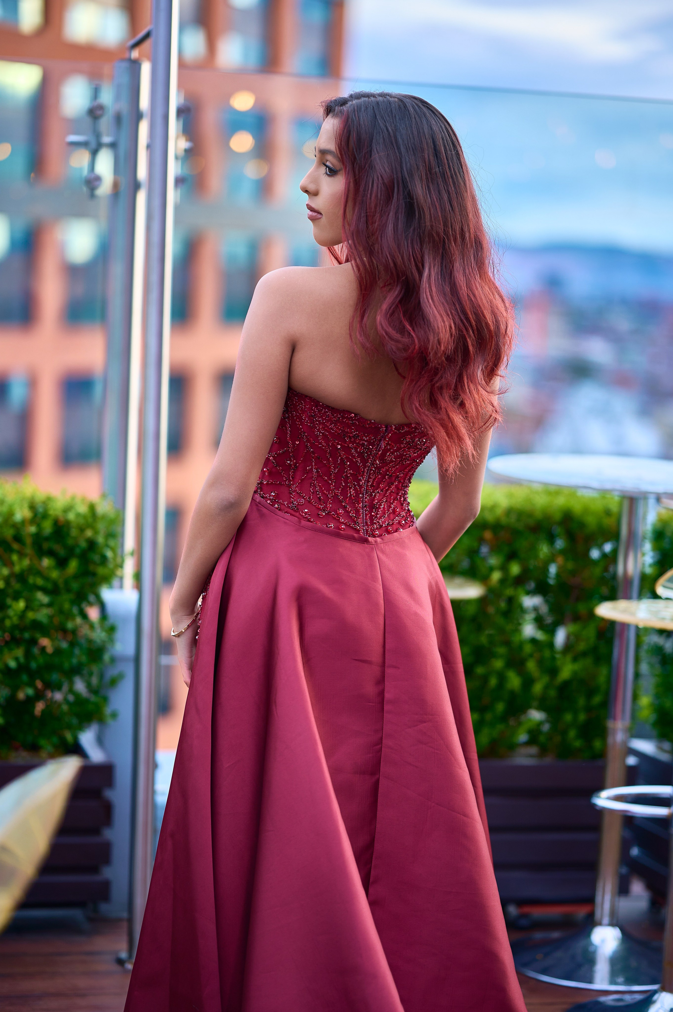 Ivana’s Fine Art Quinceañera Photoshoot in Burgundy: Unforgettable Emotion | ZZ Portraits by Hendrick. Hendrick | Luxury wedding photography & cinematic wedding films in Miami & Bogotá. Signature fine art storytelling capturing timeless, emoti