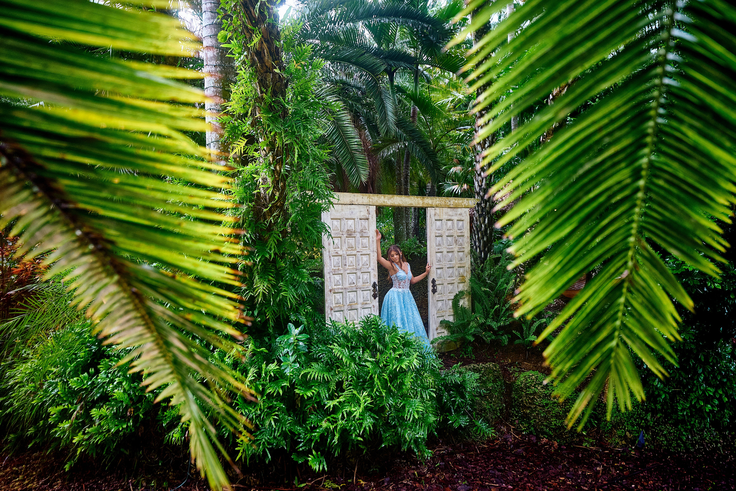 Sharon Secret Gardens Miami. Hendrick | Luxury wedding photography & cinematic wedding films in Miami & Bogotá. Signature fine art storytelling capturing timeless, emoti
