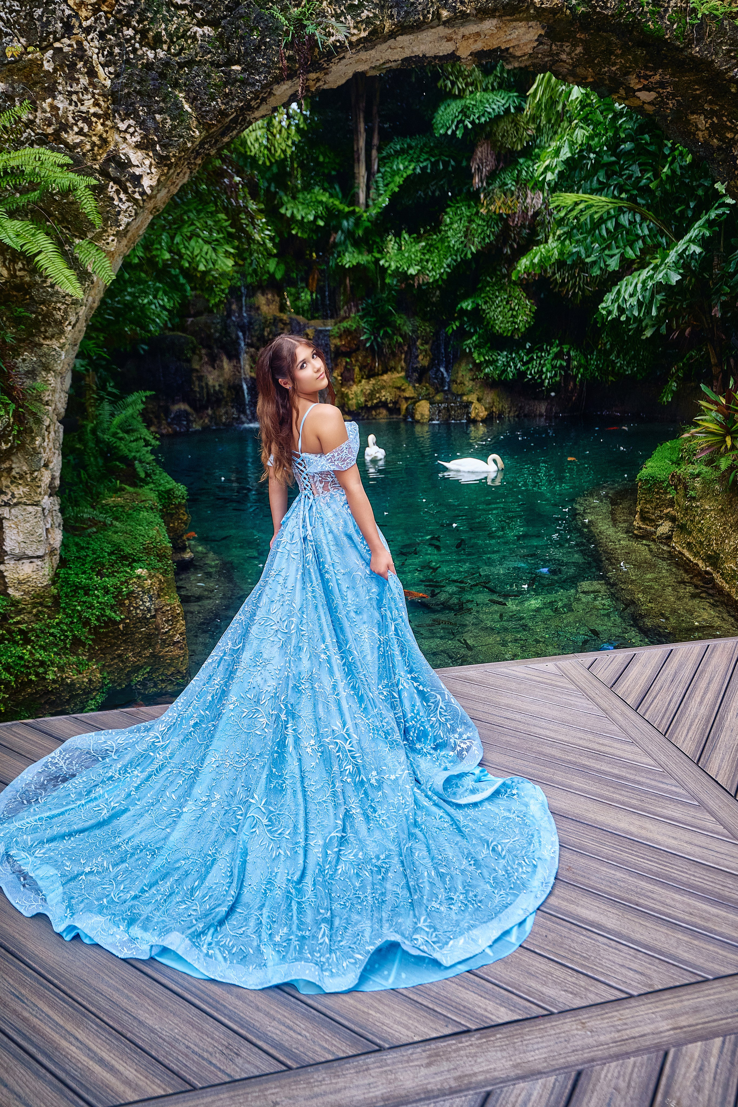 Sharon Secret Gardens Miami. Hendrick | Luxury wedding photography & cinematic wedding films in Miami & Bogotá. Signature fine art storytelling capturing timeless, emoti