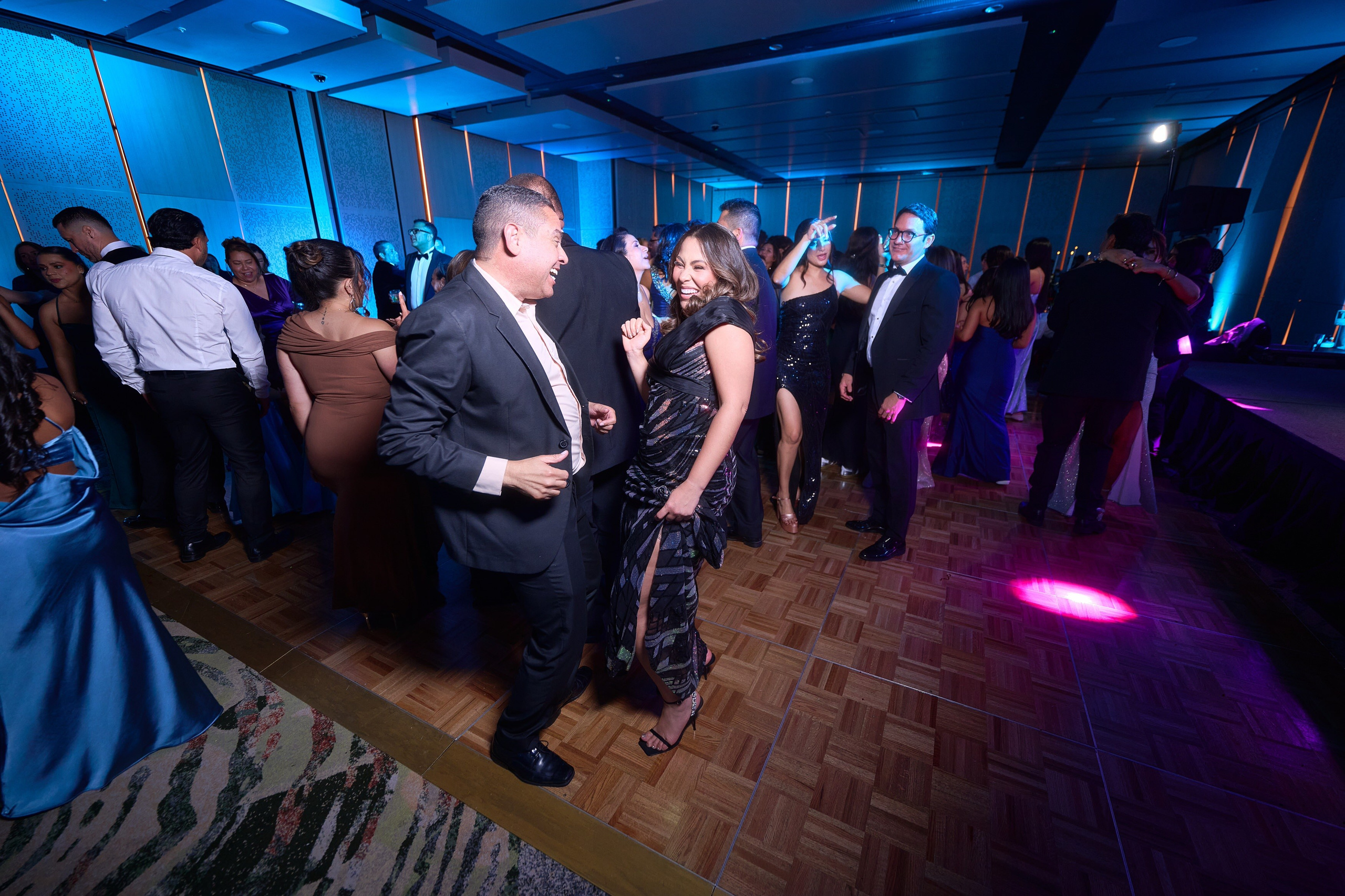 Ivana’s Fine Art Quinceañera Photoshoot in Burgundy: Unforgettable Emotion | ZZ Portraits by Hendrick. Hendrick | Luxury wedding photography & cinematic wedding films in Miami & Bogotá. Signature fine art storytelling capturing timeless, emoti