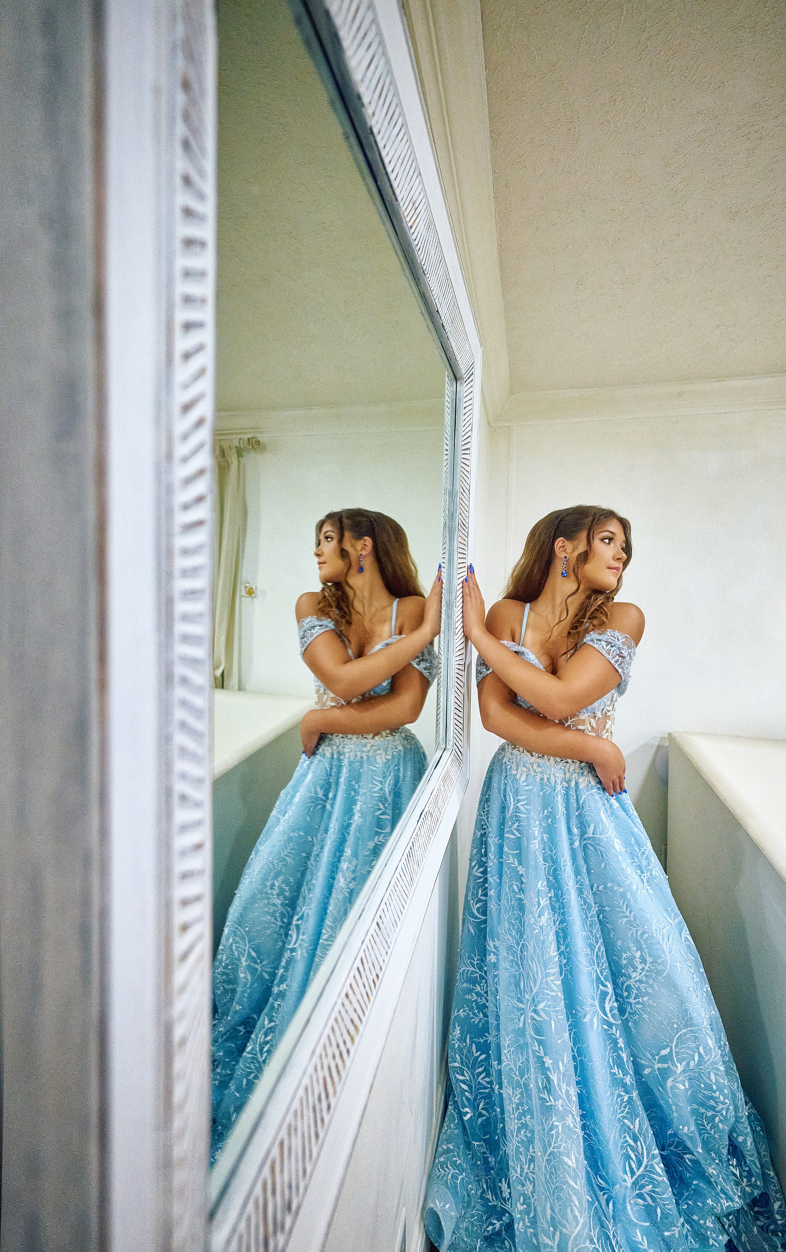 Sharon Secret Gardens Miami. Hendrick | Luxury wedding photography & cinematic wedding films in Miami & Bogotá. Signature fine art storytelling capturing timeless, emoti