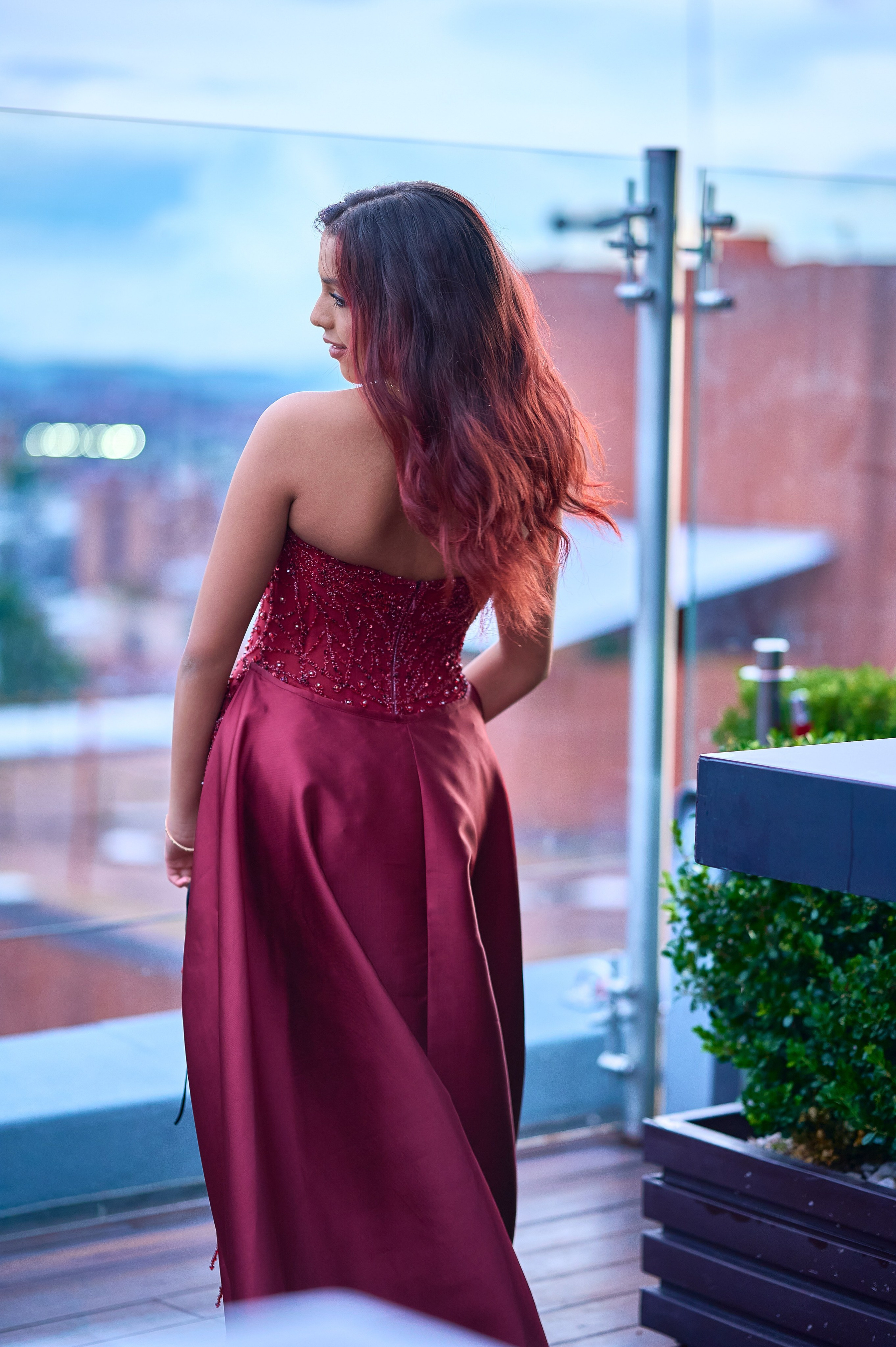 Ivana’s Fine Art Quinceañera Photoshoot in Burgundy: Unforgettable Emotion | ZZ Portraits by Hendrick. Hendrick | Luxury wedding photography & cinematic wedding films in Miami & Bogotá. Signature fine art storytelling capturing timeless, emoti