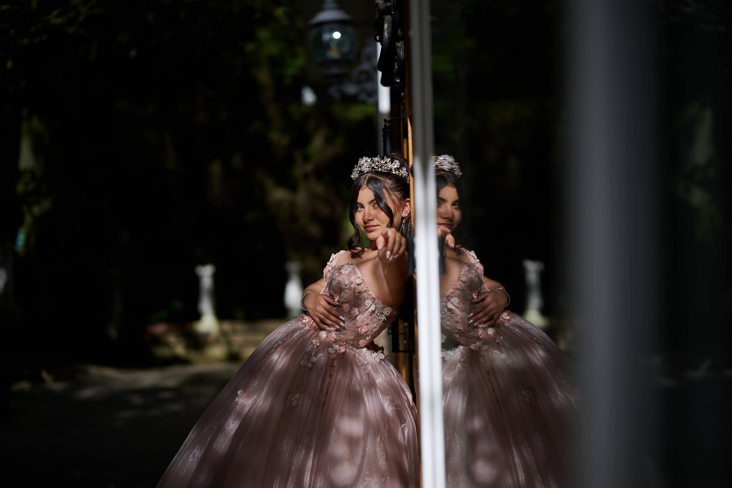 Mis 15 | Sesiones de Fotografía Modernas. Wedding Photography & Videography by ZZ Hendrick | Capturing Your Love Story in Colombia & USA