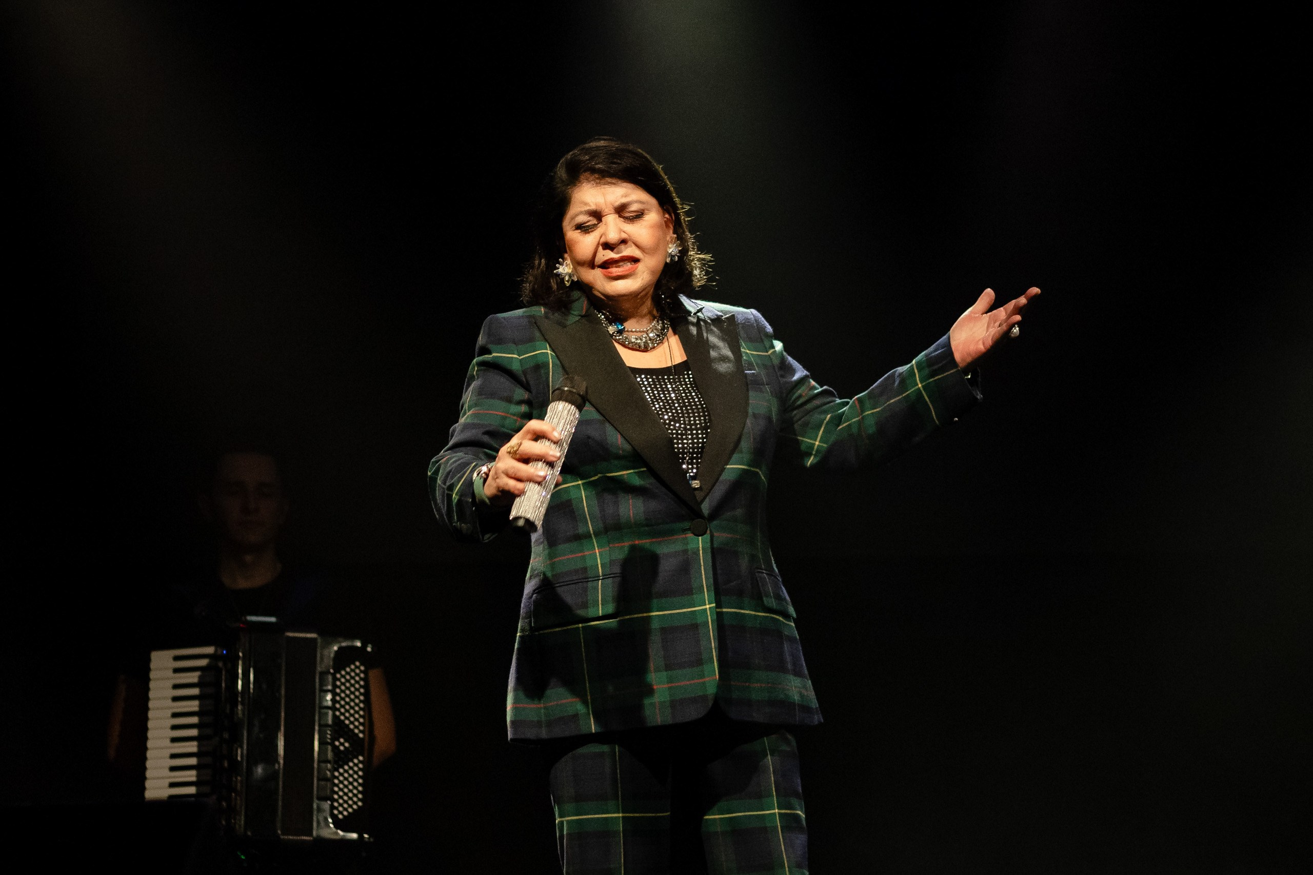 Fotografia de show da cantora Roberta Miranda na Univali