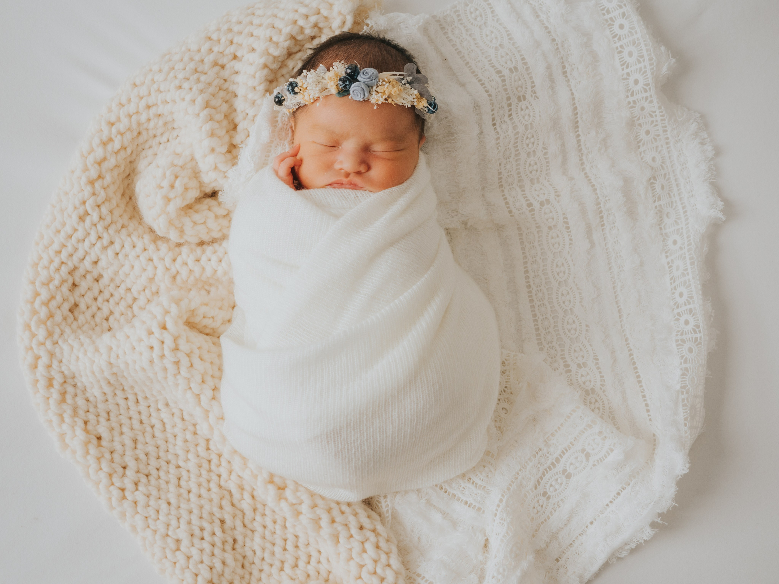 Newborn. Mimosa Studios — Motherhood, Portrait & Family Photographer in Montreal