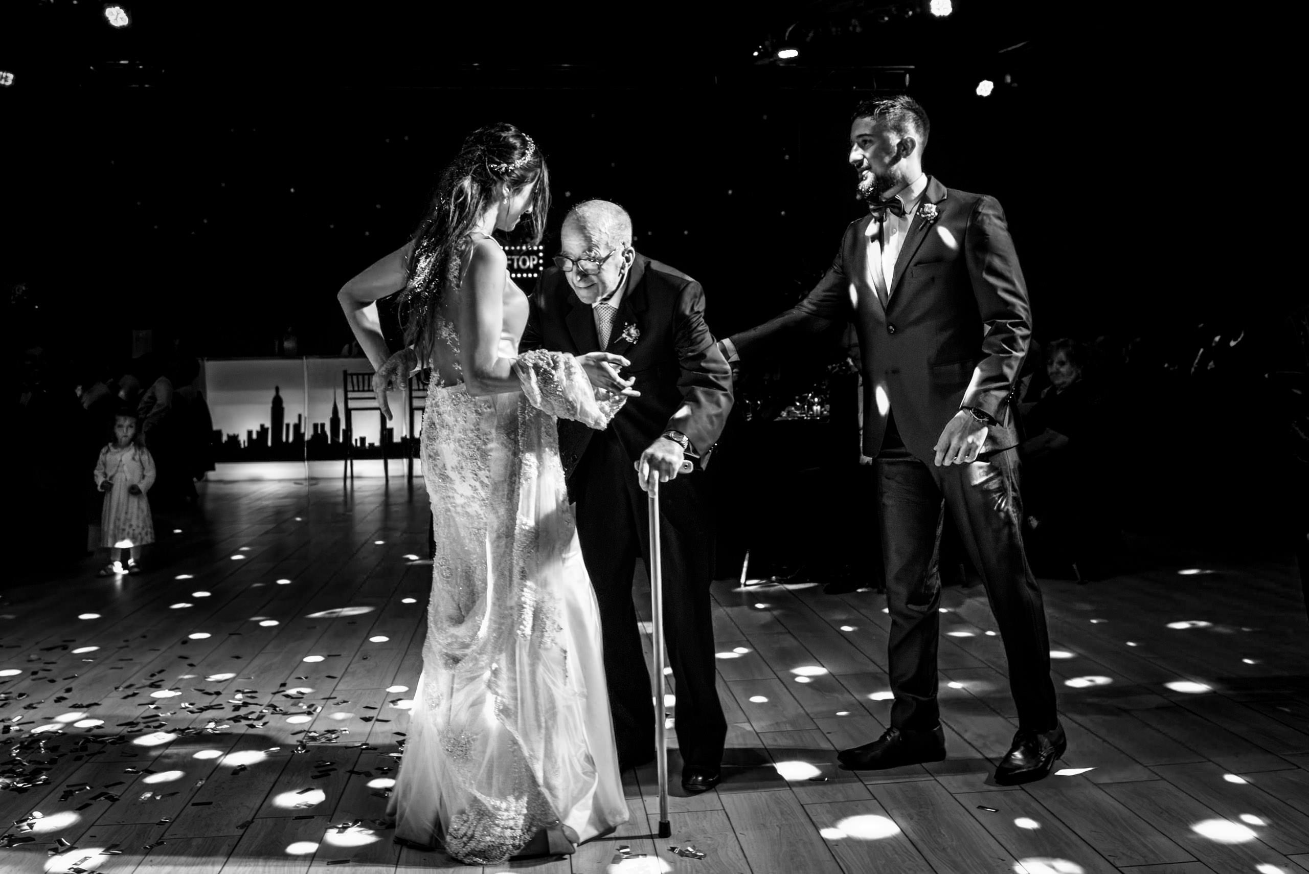 Meli + Facu. Fotógrafo documental de bodas en Rosario, Argentina - Andrés Preumayr