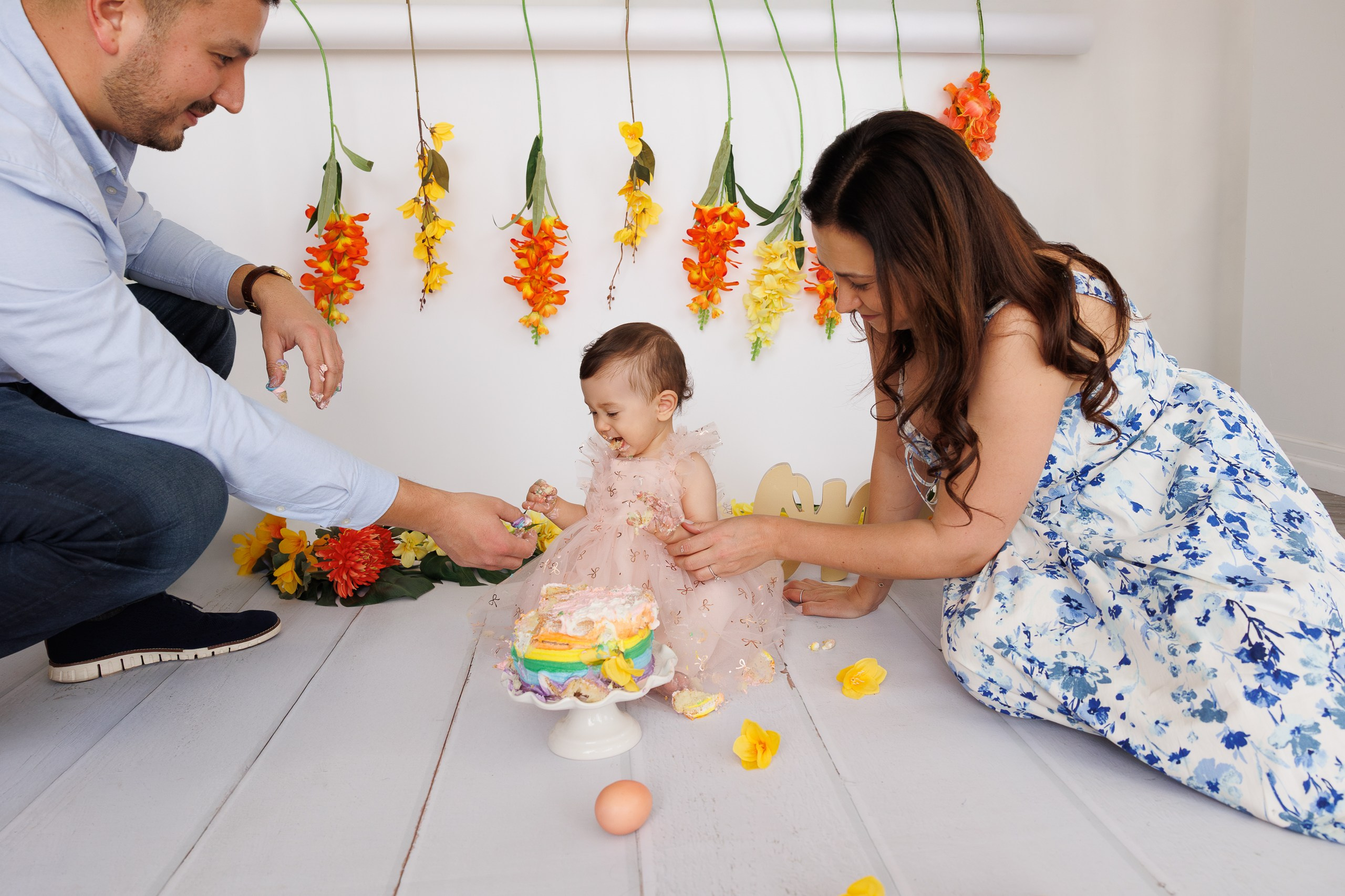 Kira’s 1ST Birthday. Je suis photographe portraitiste et je réalise des portraits à toutes les étapes de votre vie! Bienvenue dans mon studio à Westmount, Qc