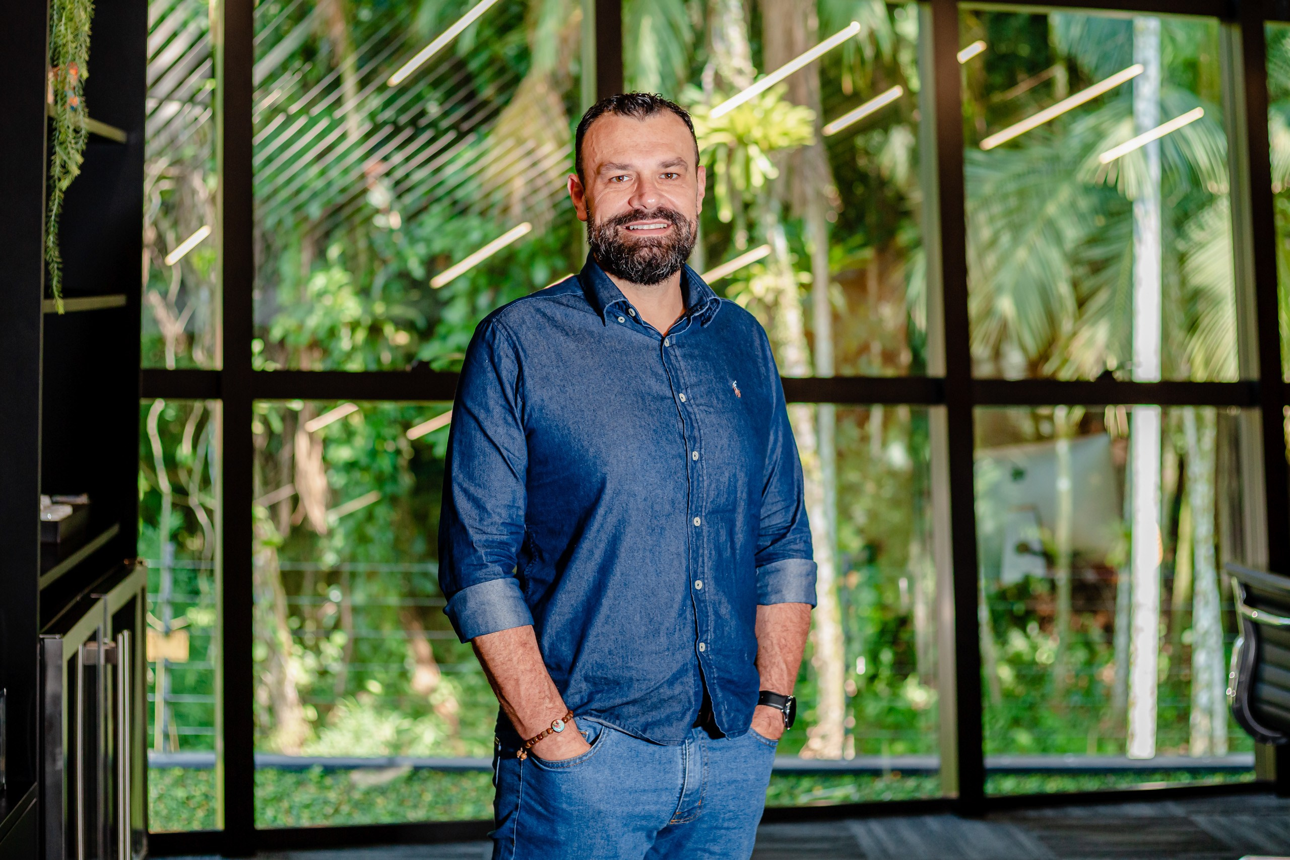 Fotografia de retrato corporativo para a empresa Dromos em Joinville