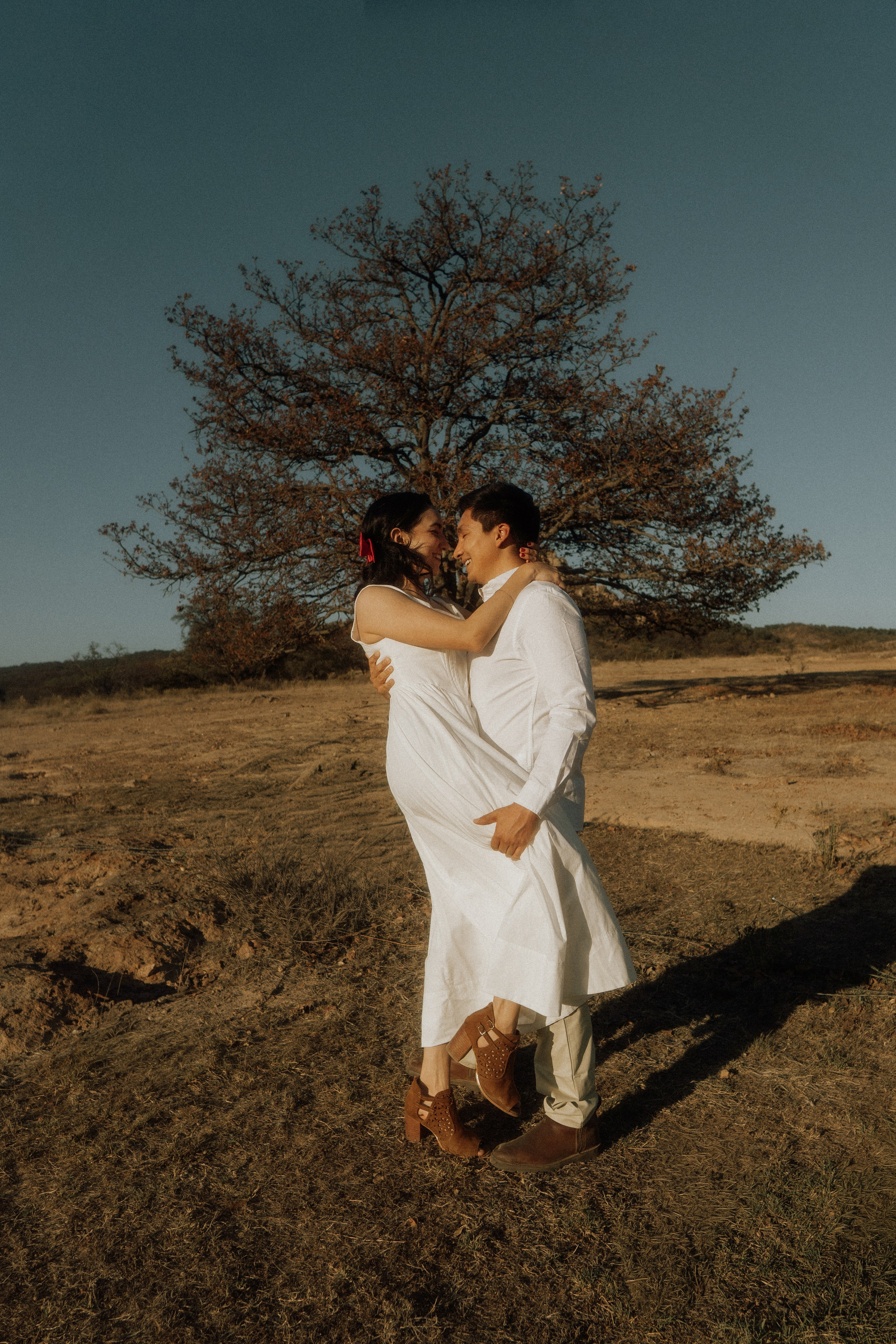 Gabriela y Joaquin. TWO MILLIMETERS