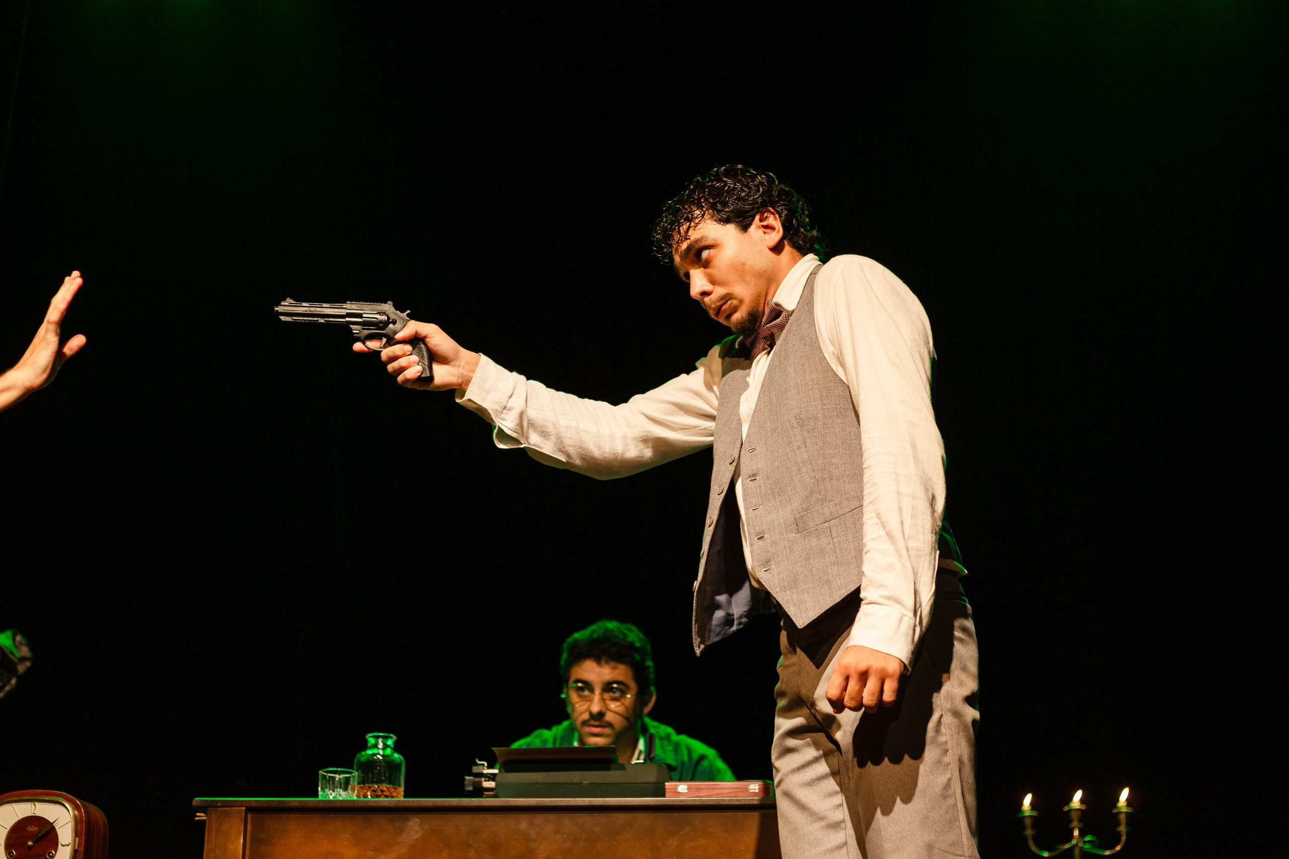 Fotografia de espetáculo teatral O Alienista do grupo de teatro Anchieta Arte Cênica