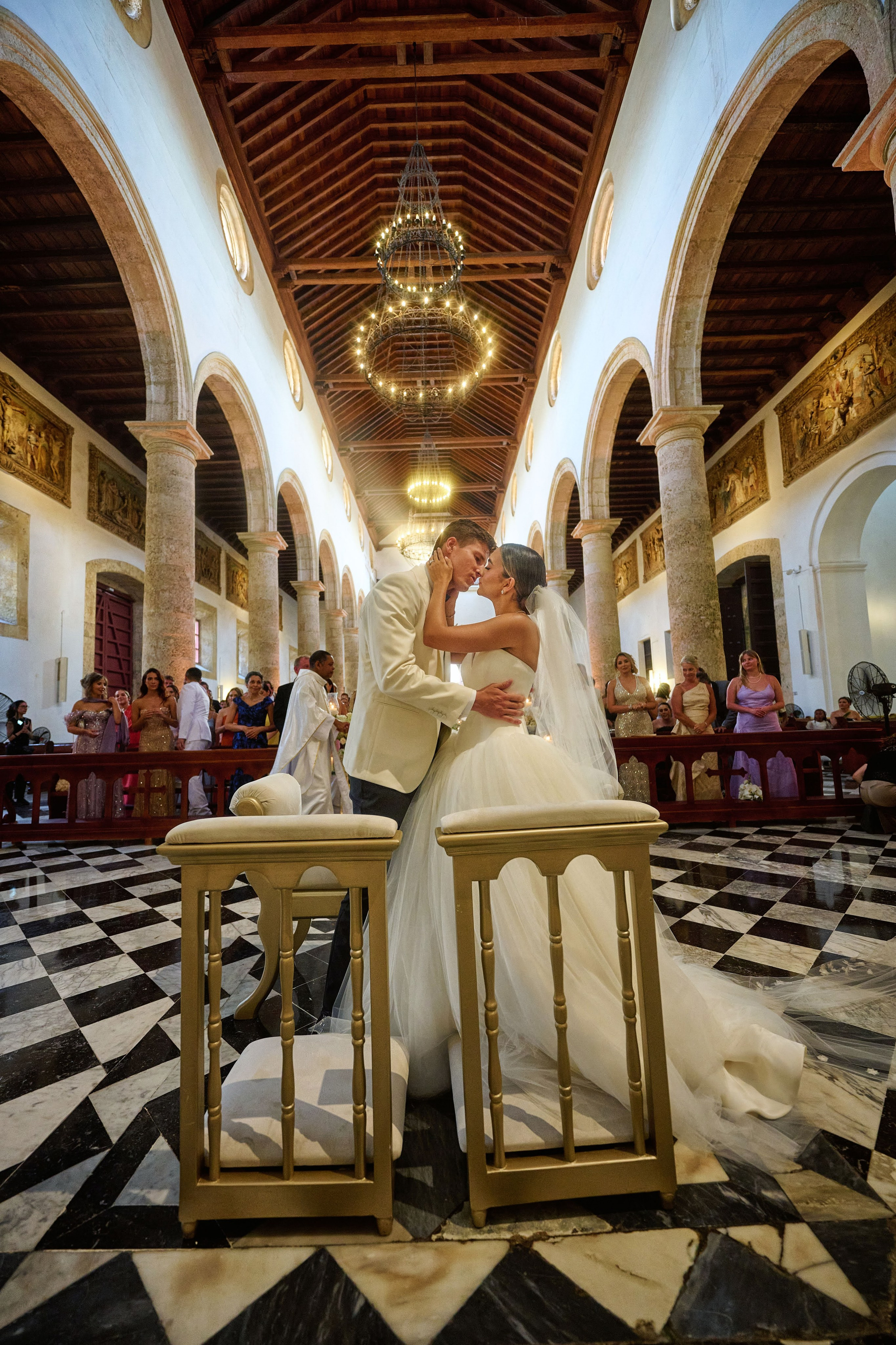 Art in Wedding | HendrickEj Wedding Photography. Wedding Photography & Videography by ZZ Hendrick | Capturing Your Love Story in Colombia & USA