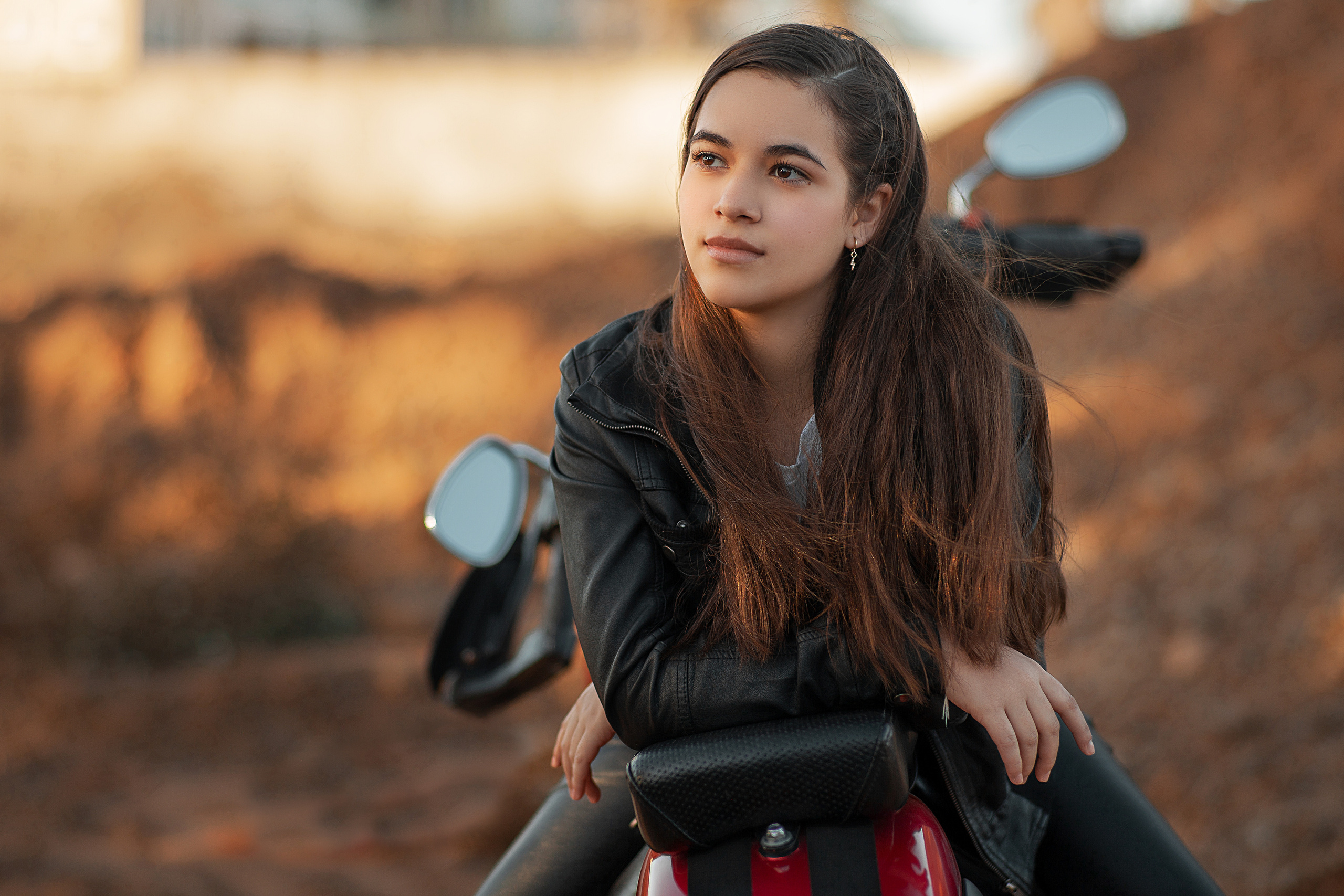 Fotografia de XV casual con la moto para Valeria. Виктория Кастельянос. Русскоязычный фотограф в Мексике