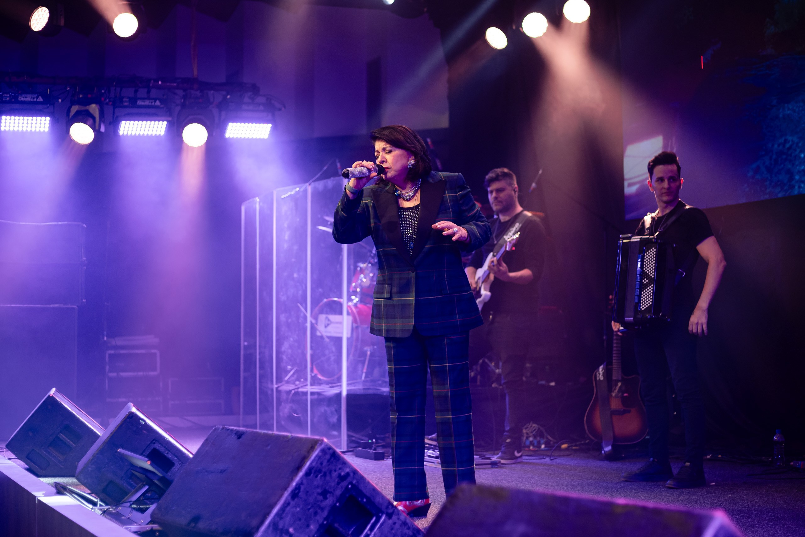 Fotografia de show da cantora Roberta Miranda na Univali