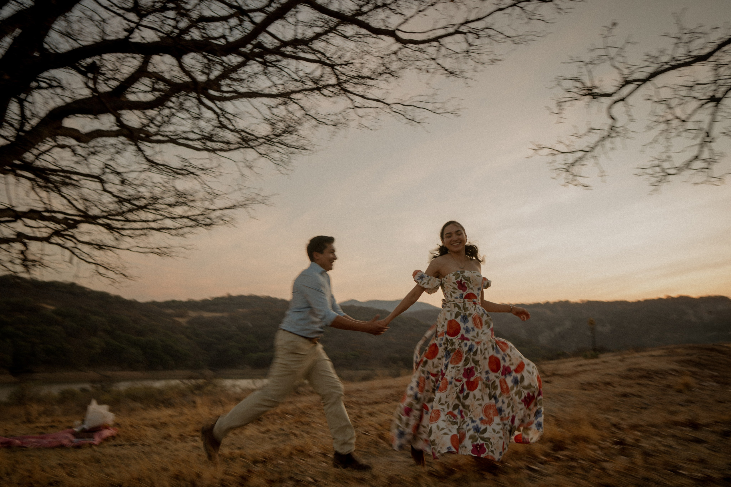 Gabriela y Joaquin. TWO MILLIMETERS