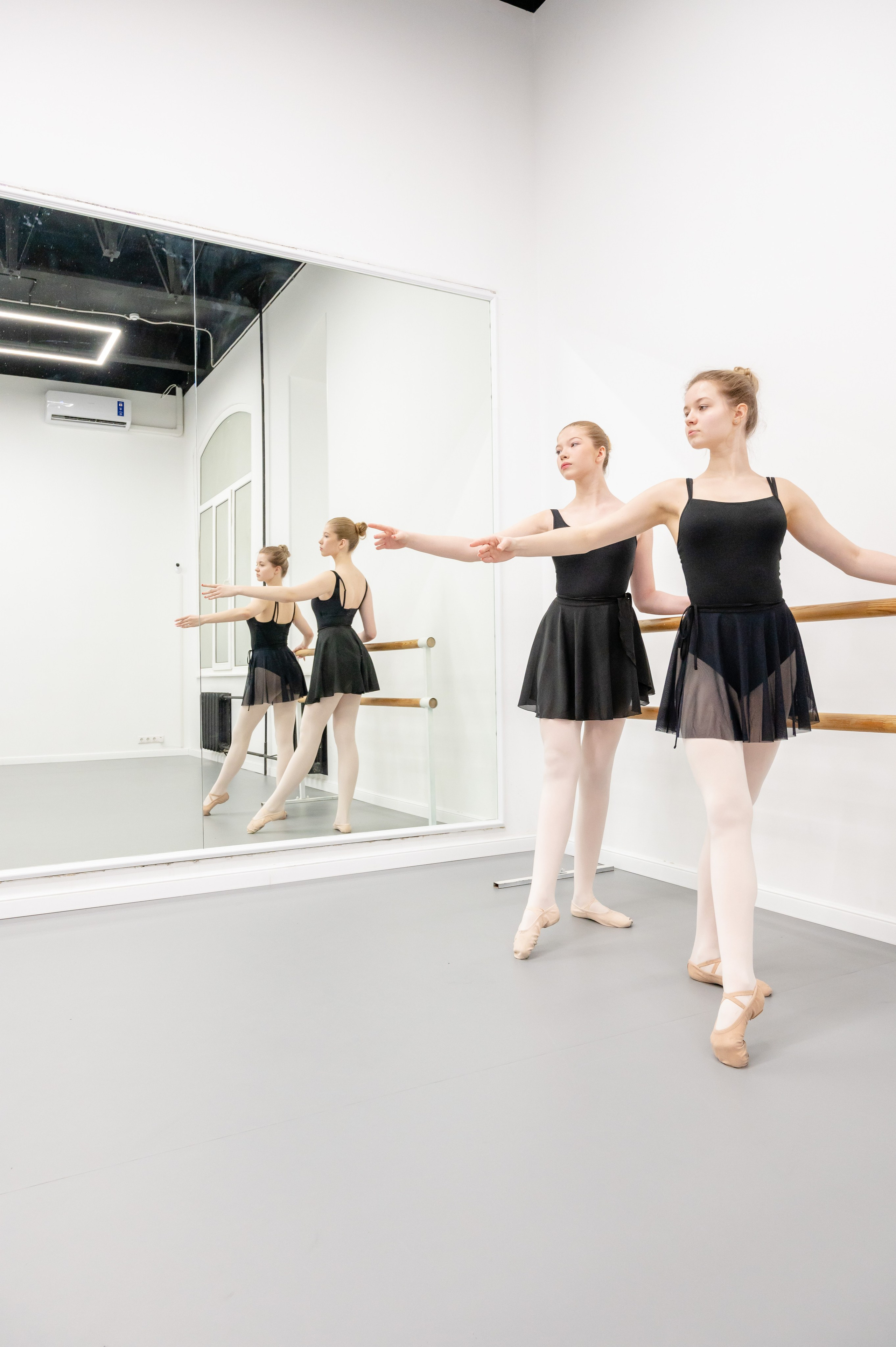 Reportage photography at a ballet school. PHOTOGRAPHER QUINTANA ROO