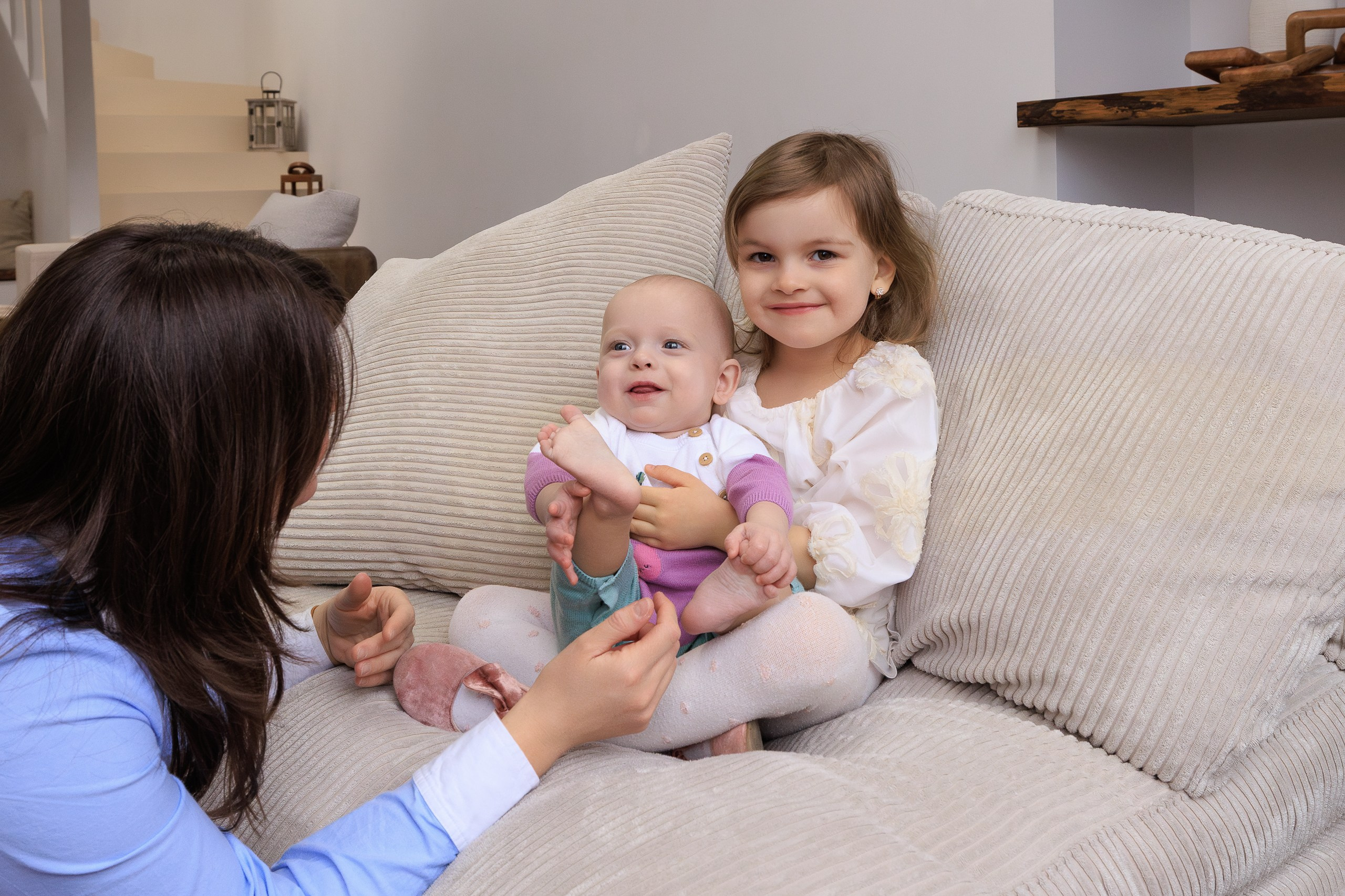 Mihaela Ruslan’s family moments. Je suis photographe portraitiste et je réalise des portraits à toutes les étapes de votre vie! Bienvenue dans mon studio à Westmount, Qc
